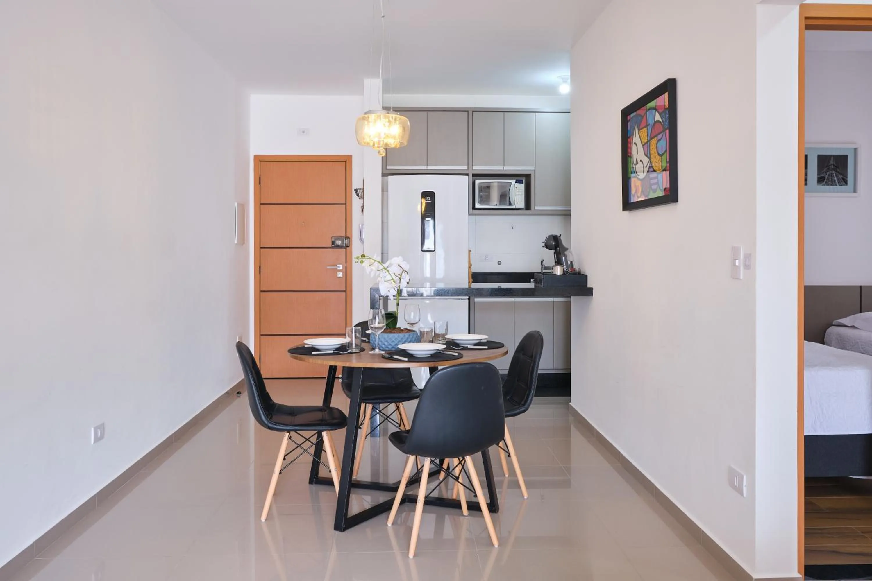 Kitchen or kitchenette in 2 QUARTOS com Churrasqueira na Varanda, Piscina, Garagem interna, WiFi 500mbps, Ar Condicionado e Telas de Proteção