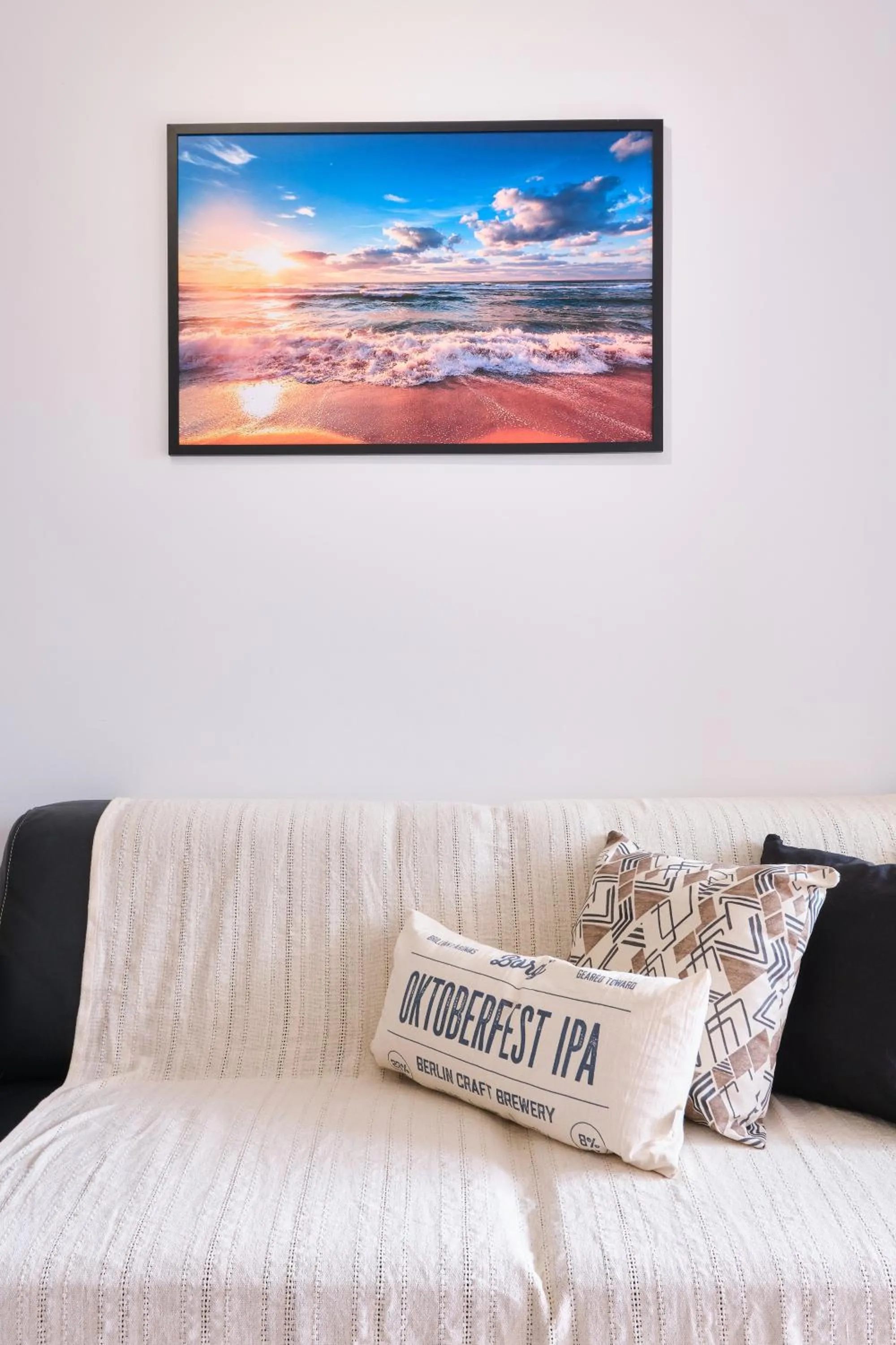 Communal lounge/ TV room, Bed in 2 QUARTOS com Churrasqueira na Varanda, Piscina, Garagem interna, WiFi 500mbps, Ar Condicionado e Telas de Proteção