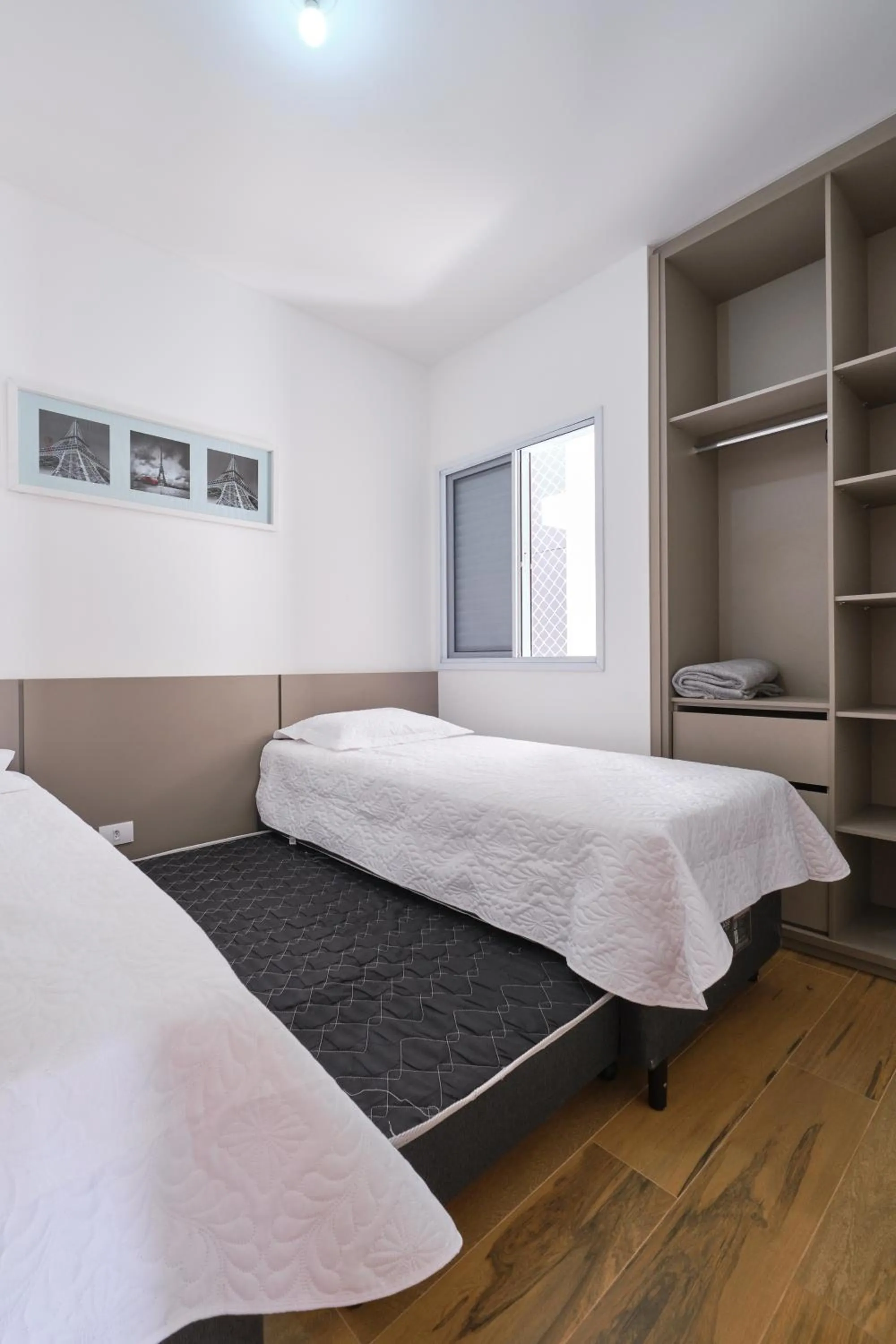 Bed in 2 QUARTOS com Churrasqueira na Varanda, Piscina, Garagem interna, WiFi 500mbps, Ar Condicionado e Telas de Proteção