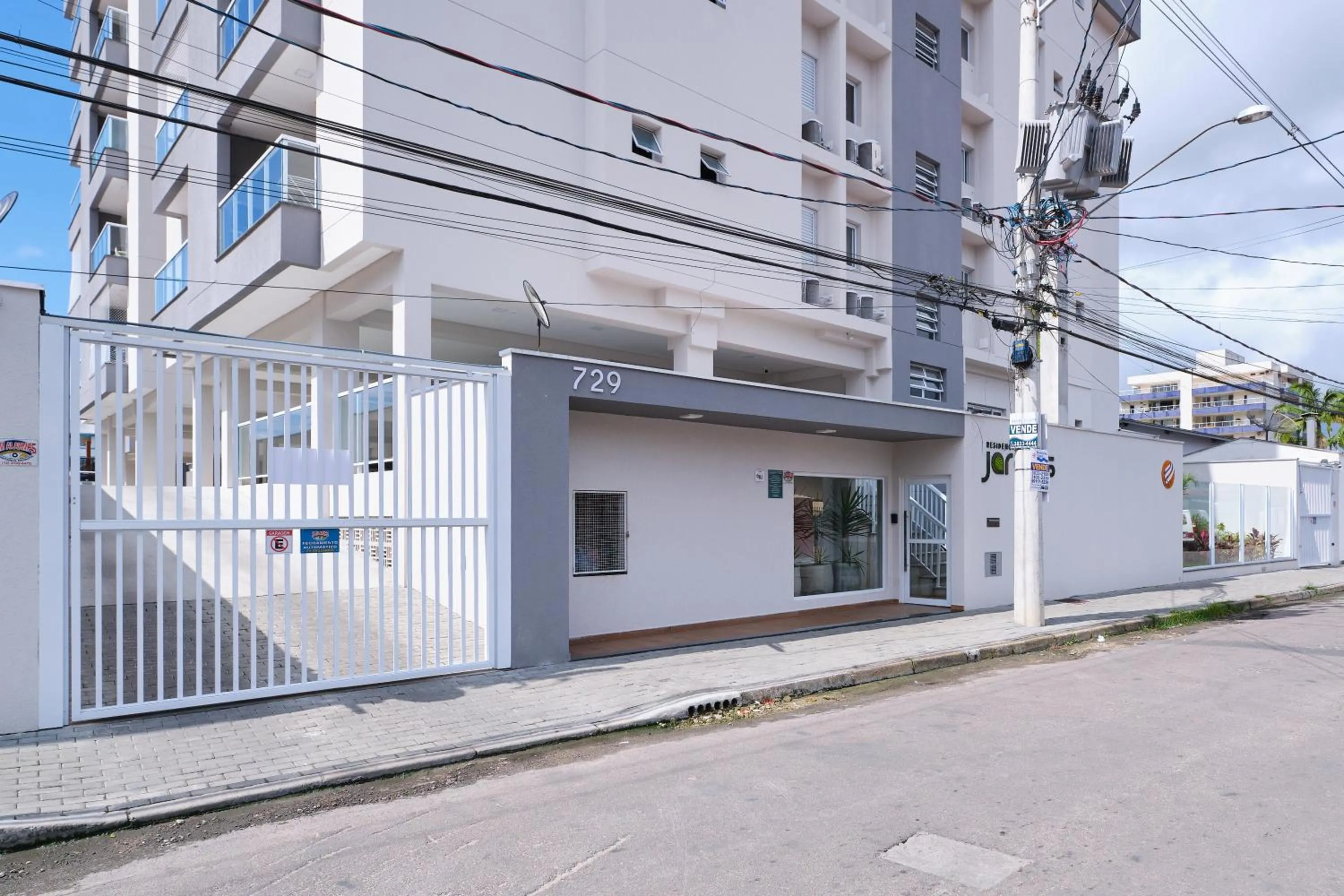 Property building in 2 QUARTOS com Churrasqueira na Varanda, Piscina, Garagem interna, WiFi 500mbps, Ar Condicionado e Telas de Proteção