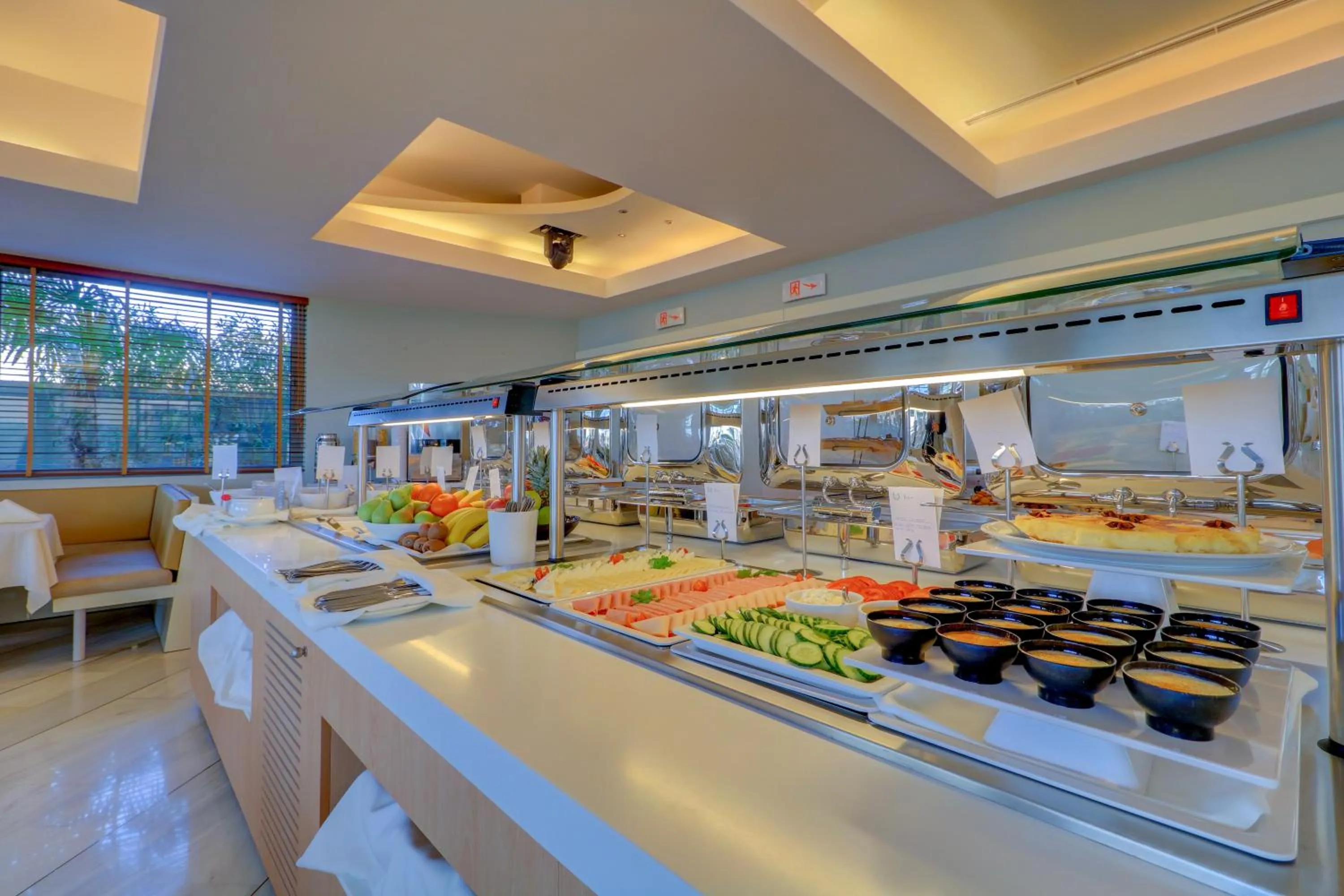 Restaurant/places to eat in Palace Hotel Glyfada