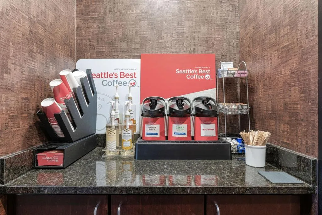Coffee/tea facilities in Cobblestone Hotel & Suites - Mosinee