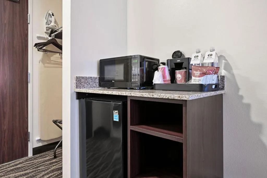 minibar in Cobblestone Hotel & Suites - Mosinee