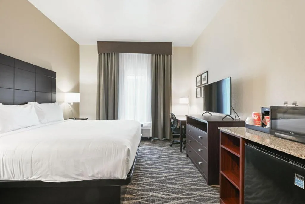 Bed in Cobblestone Hotel & Suites - Mosinee