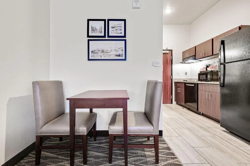 Dining area in Cobblestone Hotel & Suites - Mosinee