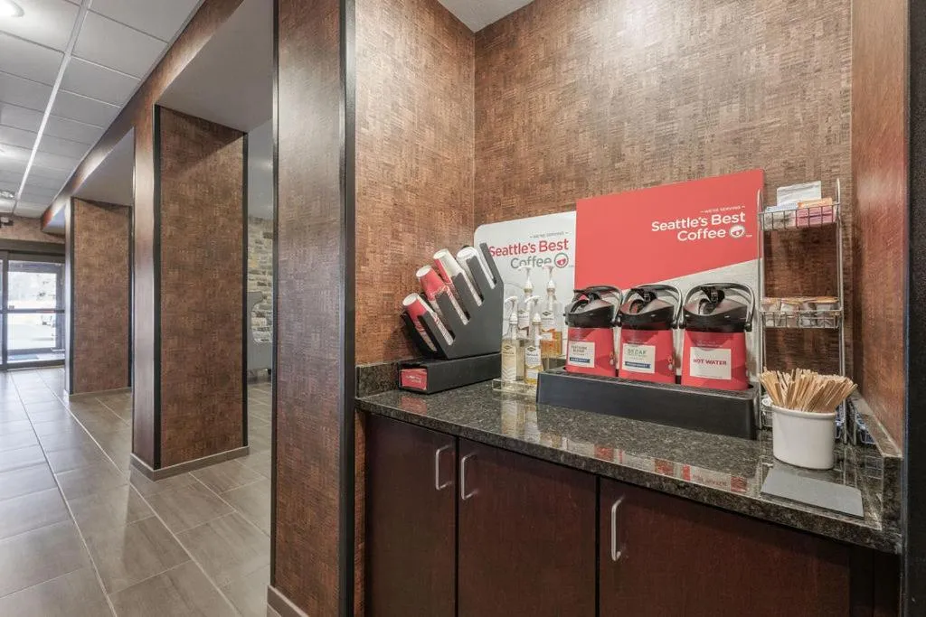 Coffee/tea facilities in Cobblestone Hotel & Suites - Mosinee