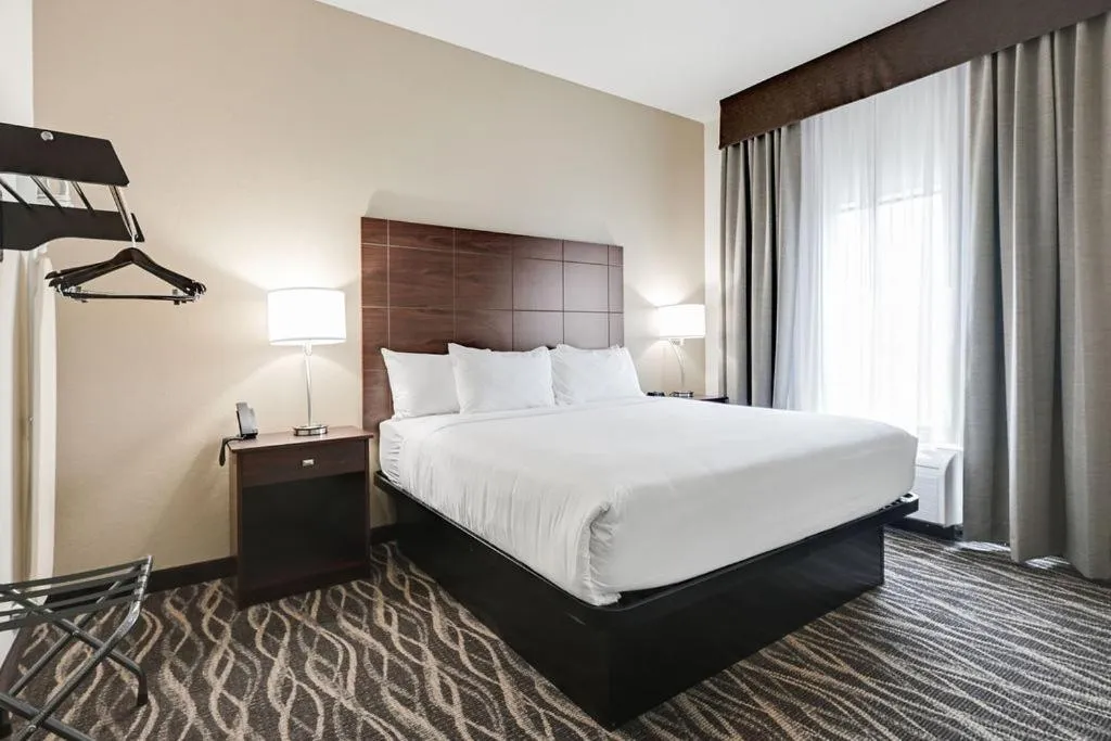 Bed in Cobblestone Hotel & Suites - Mosinee