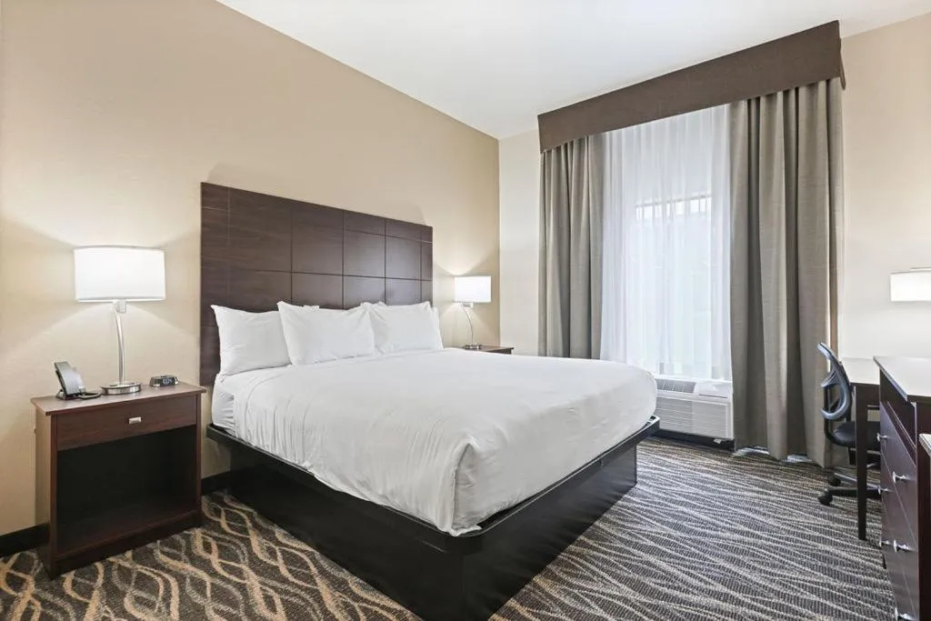 Bed in Cobblestone Hotel & Suites - Mosinee