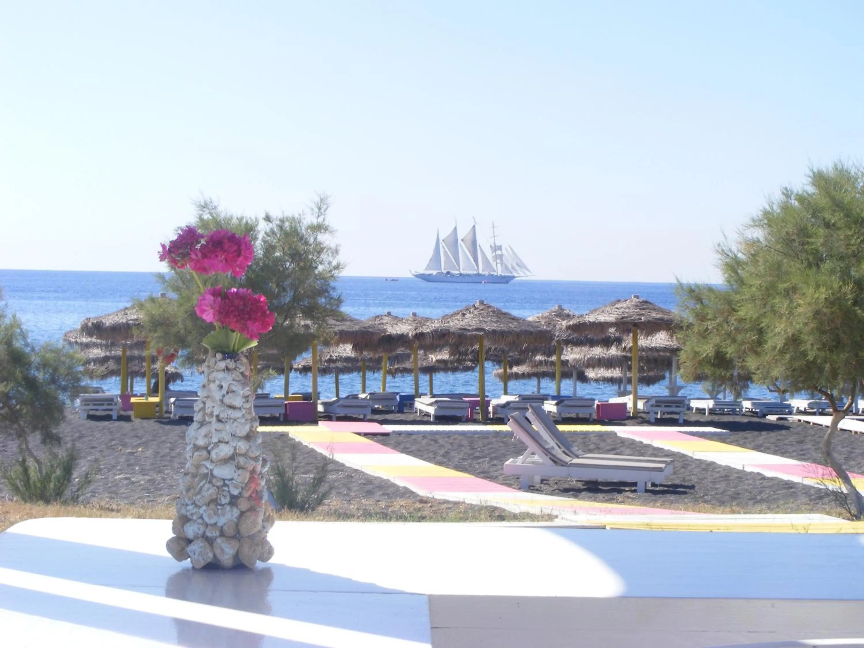 Lounge or bar in Perissa Bay