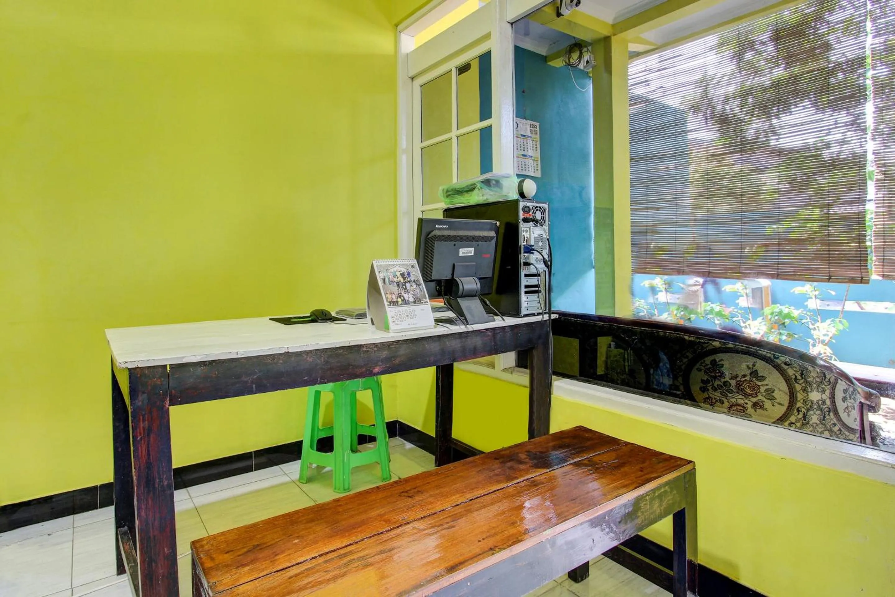 Lobby or reception in Hotel O Lobak Hostel CapsuleNearAyam Goreng Terowongan