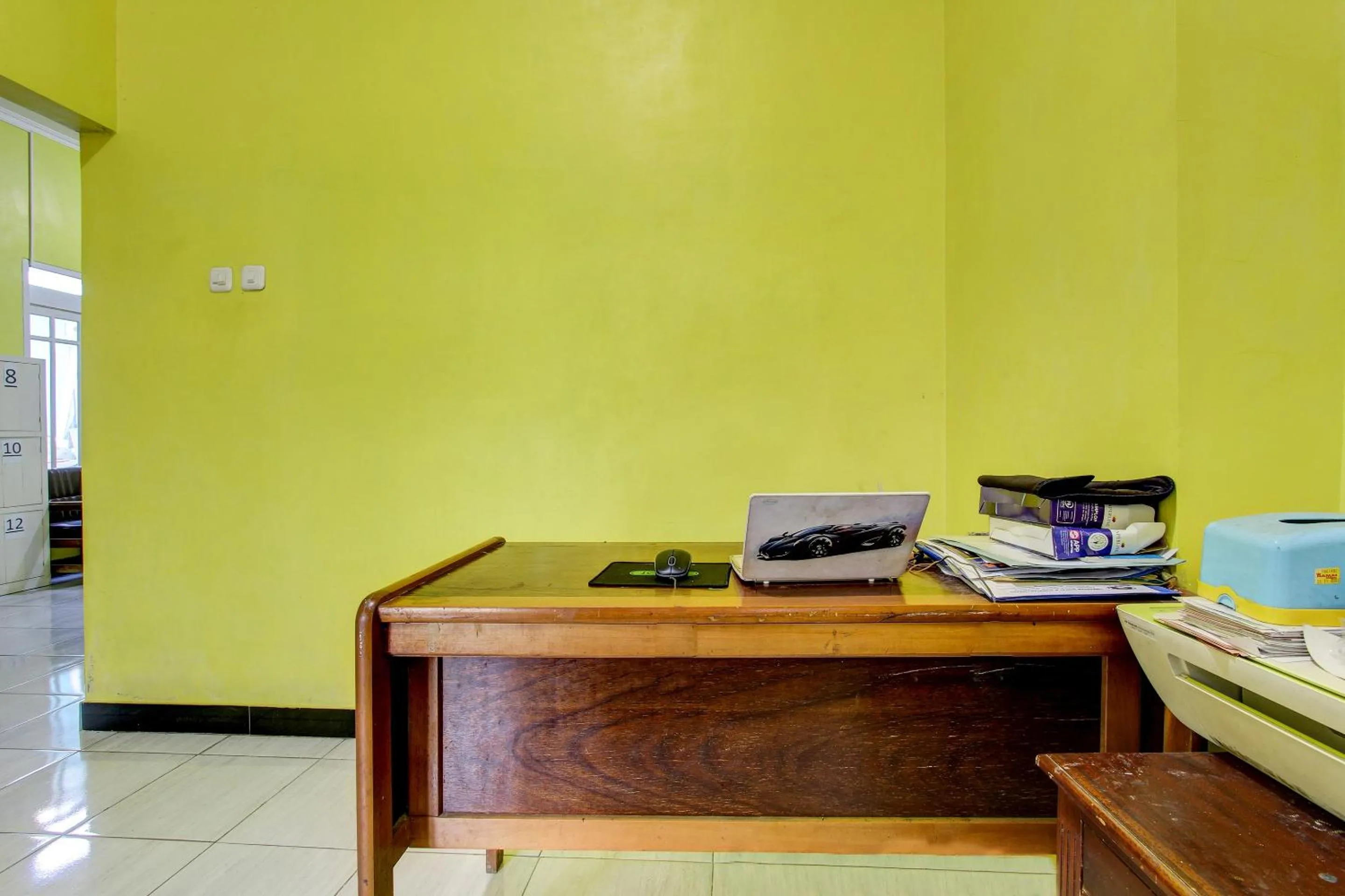 Lobby or reception in Hotel O Lobak Hostel CapsuleNearAyam Goreng Terowongan