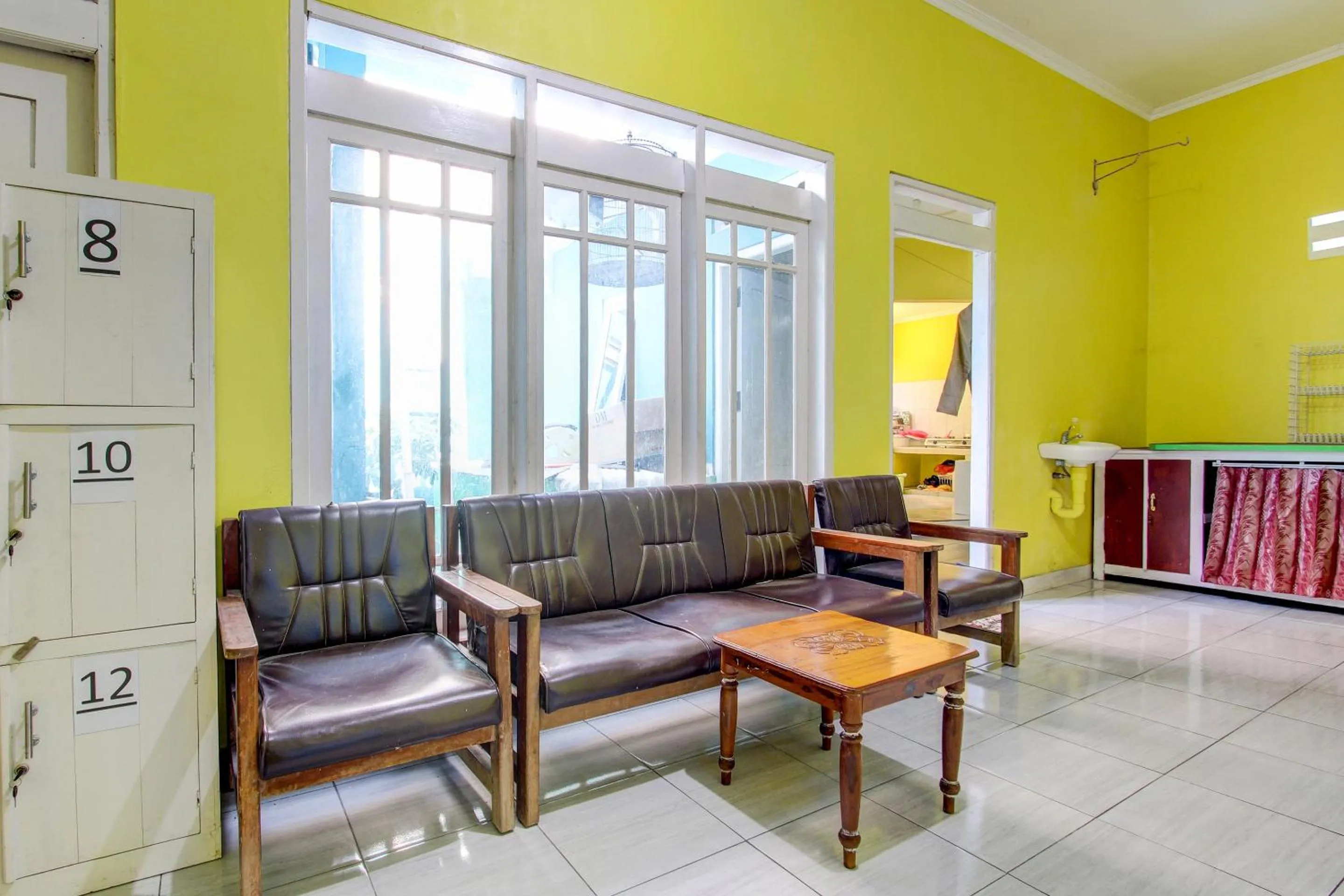 Lobby or reception in Hotel O Lobak Hostel CapsuleNearAyam Goreng Terowongan