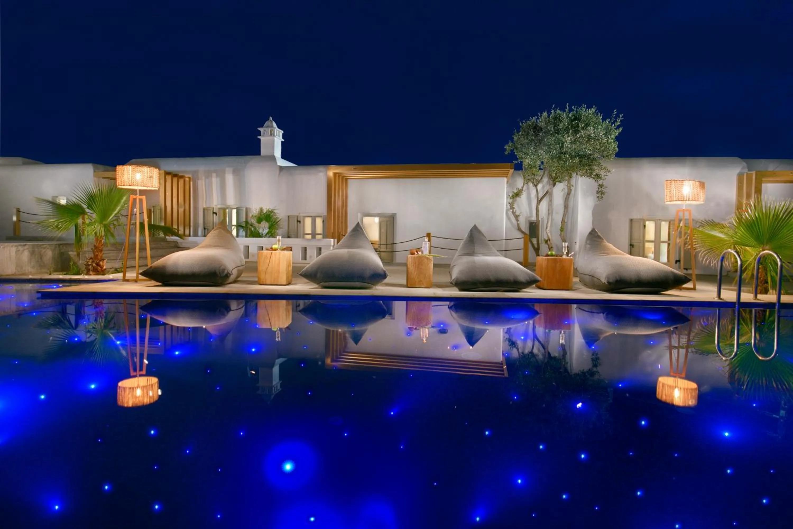 Swimming pool in Petinos Hotel