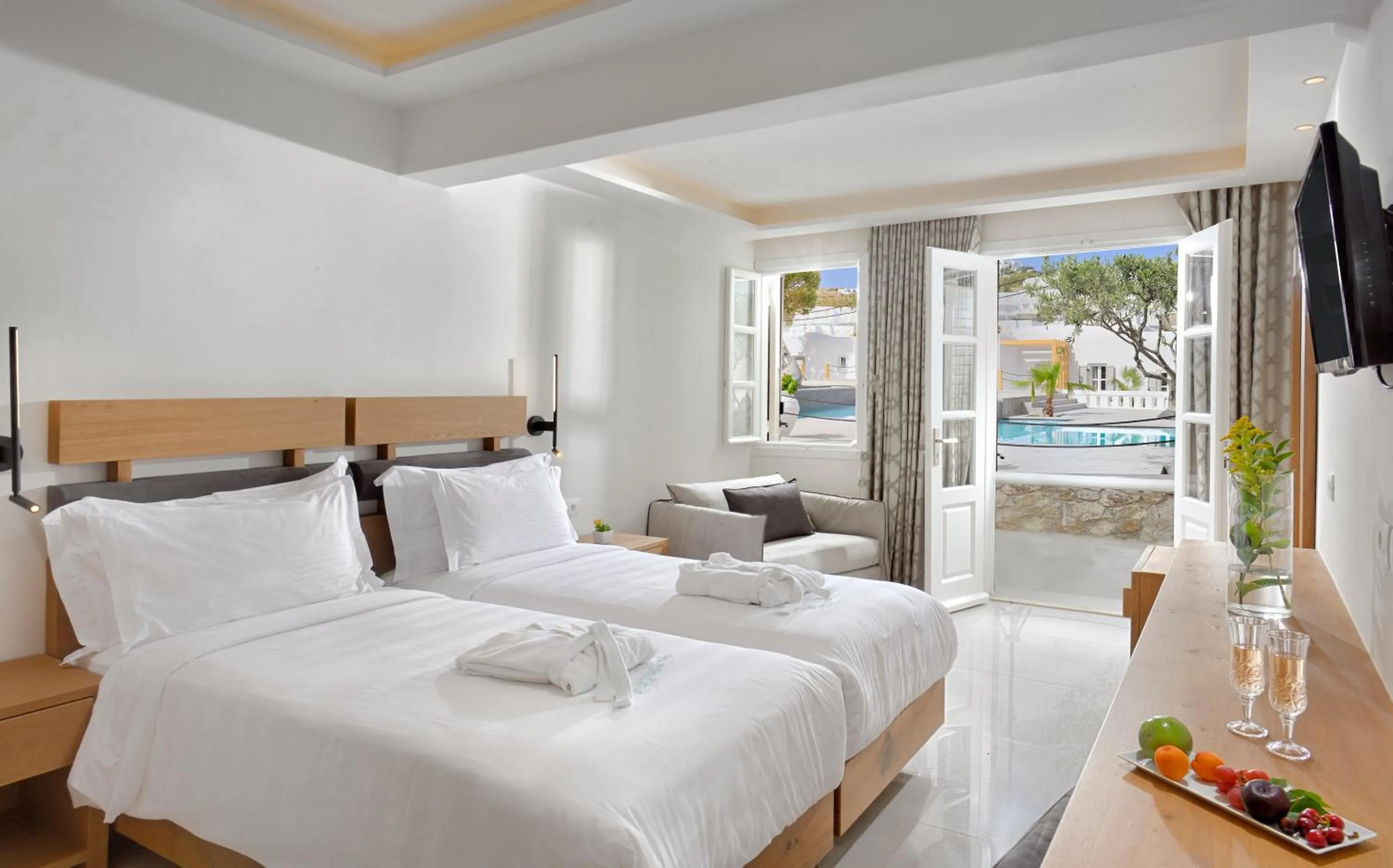 Bed in Petinos Hotel