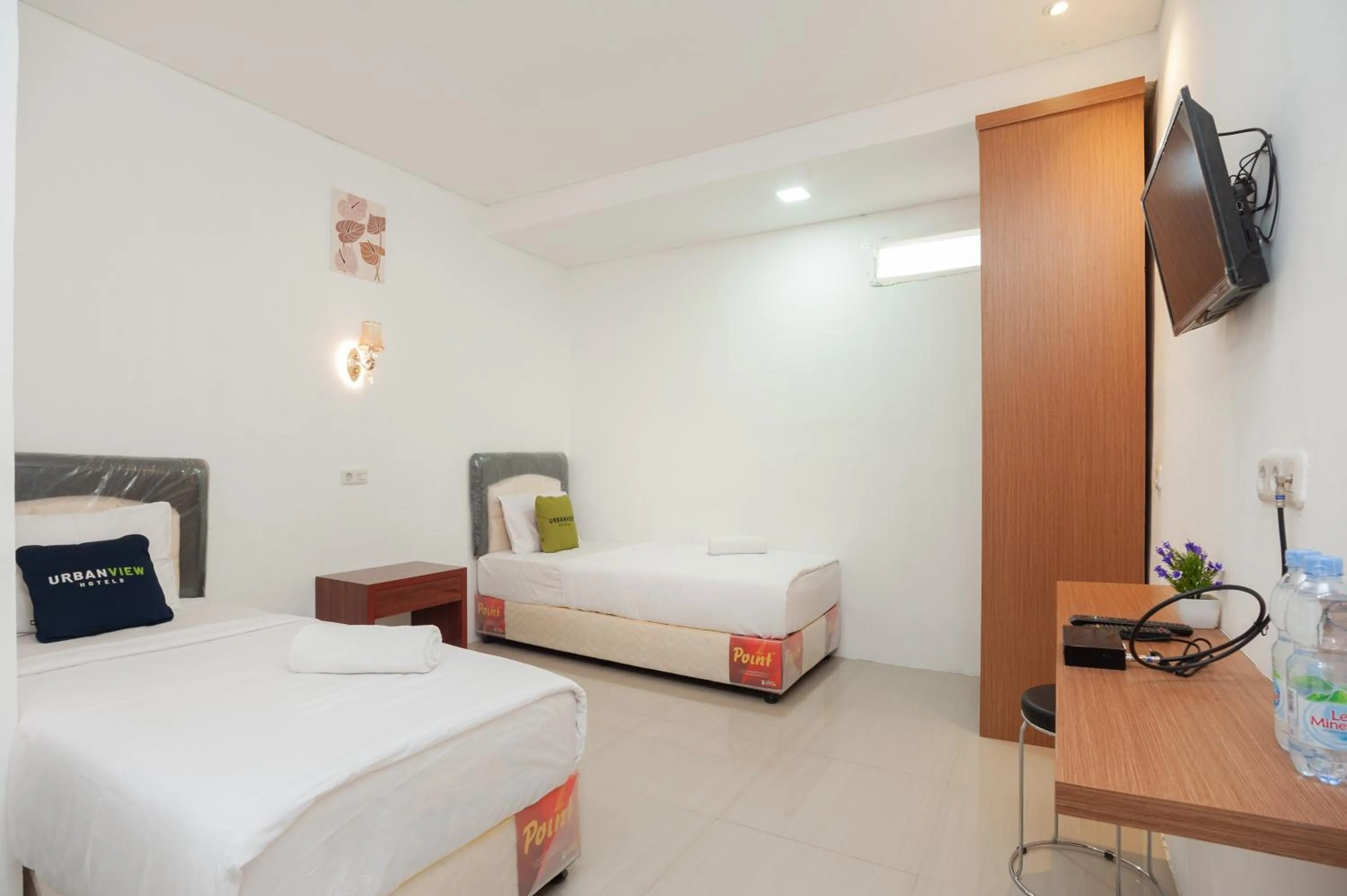 Bed in Urbanview Hotel Amarilis Sentul Bogor by RedDoorz