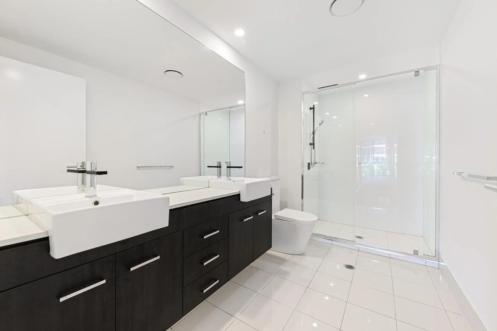 Bathroom in Harbour Quays Apartments