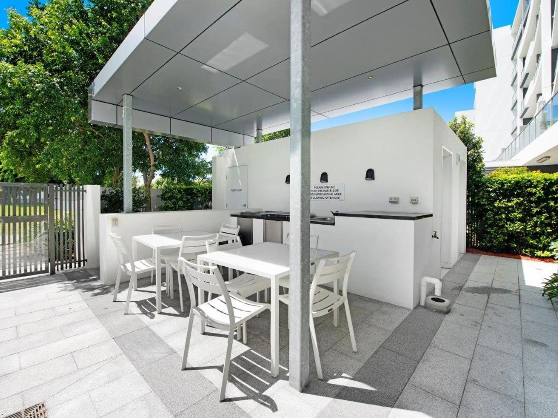 BBQ facilities in Harbour Quays Apartments