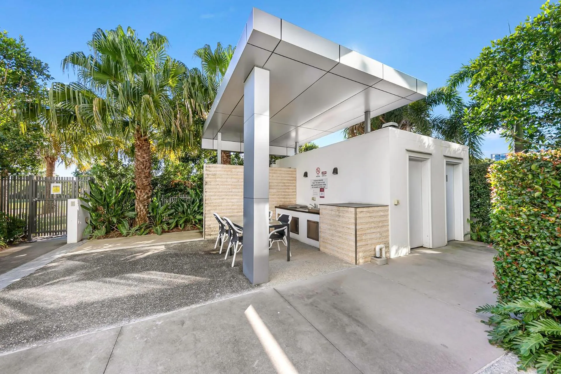 BBQ facilities in Harbour Quays Apartments