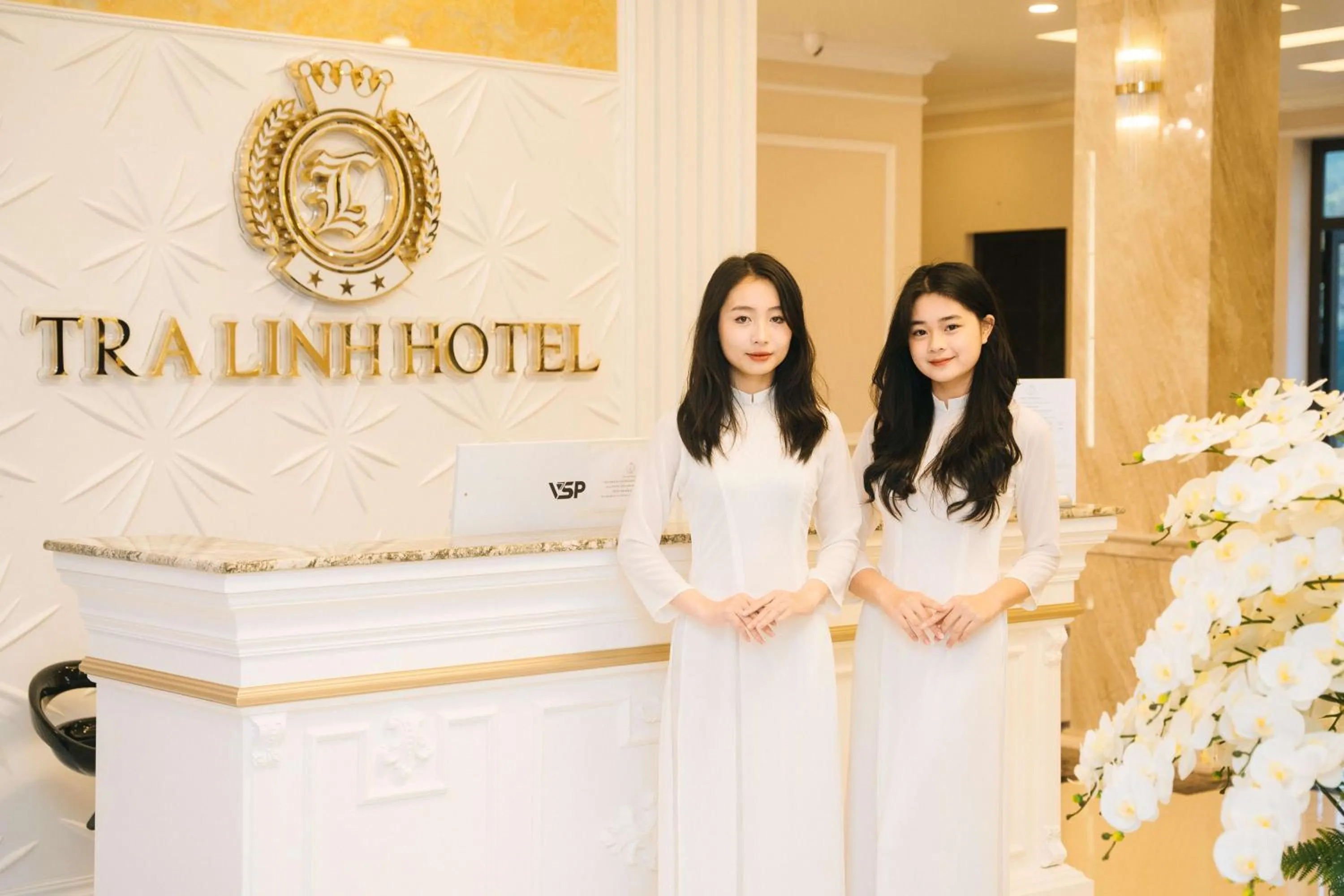 TRA LINH HOTEL & RESTAURANTs
