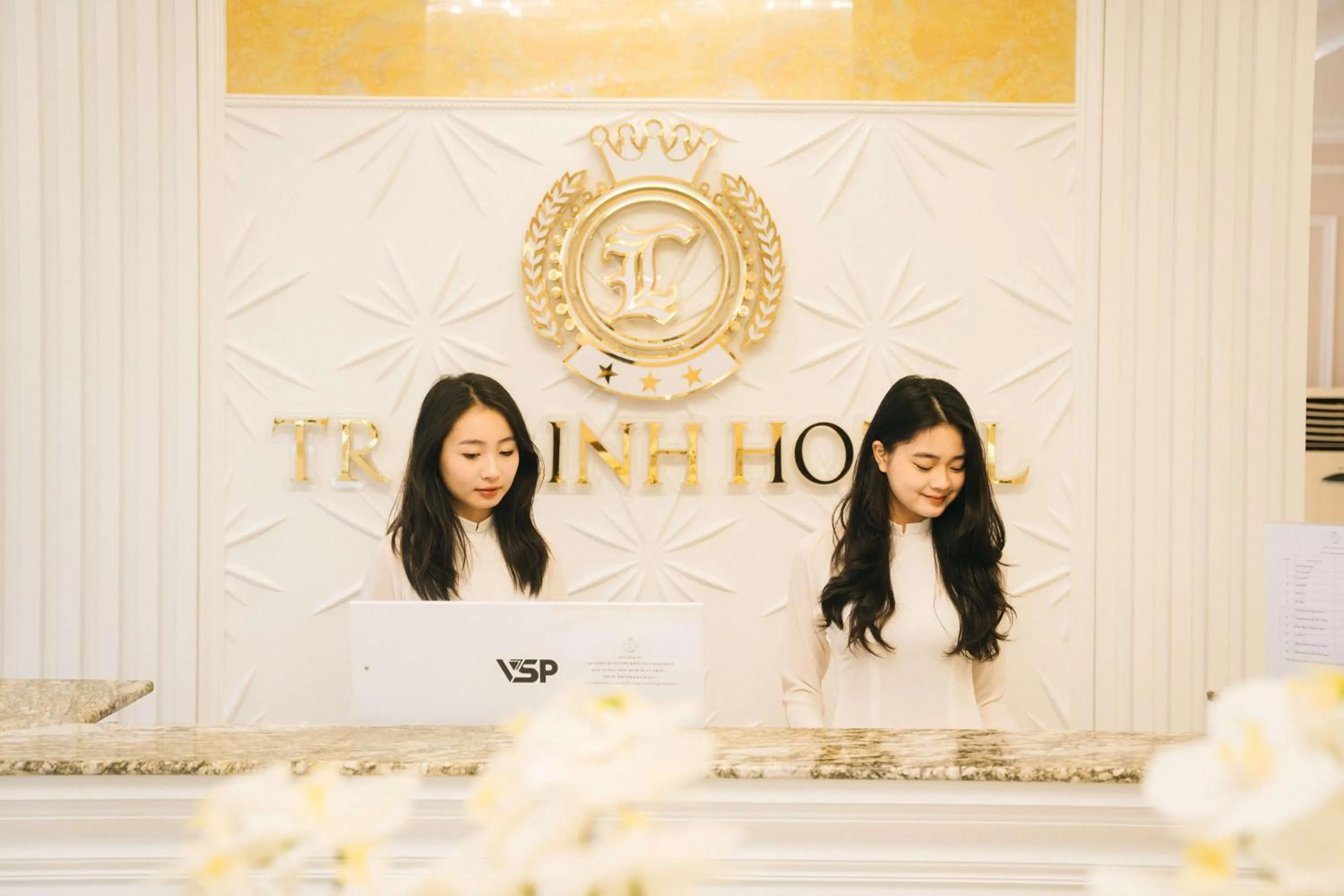 Staff in TRA LINH HOTEL & RESTAURANTs