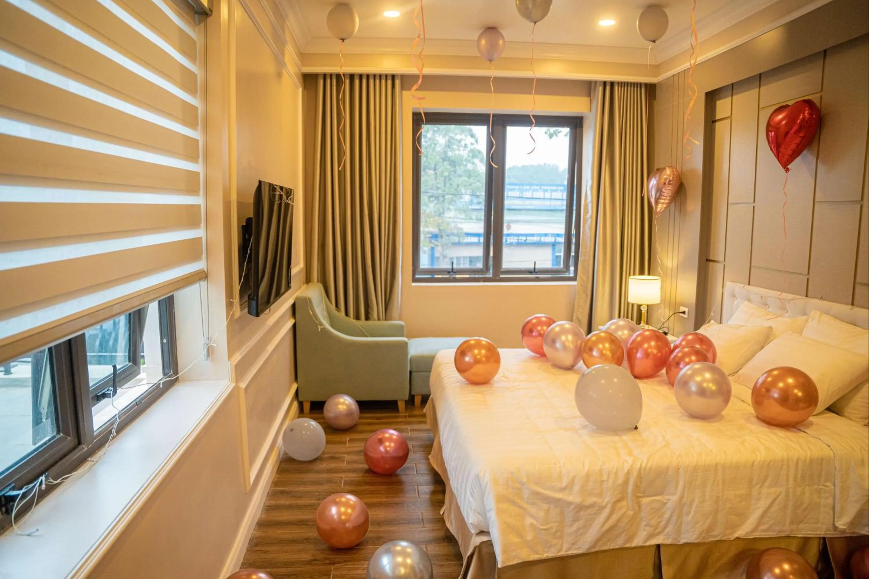 TRA LINH HOTEL & RESTAURANTs