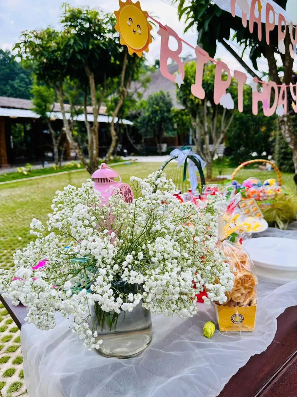 TRA LINH HOTEL & RESTAURANTs