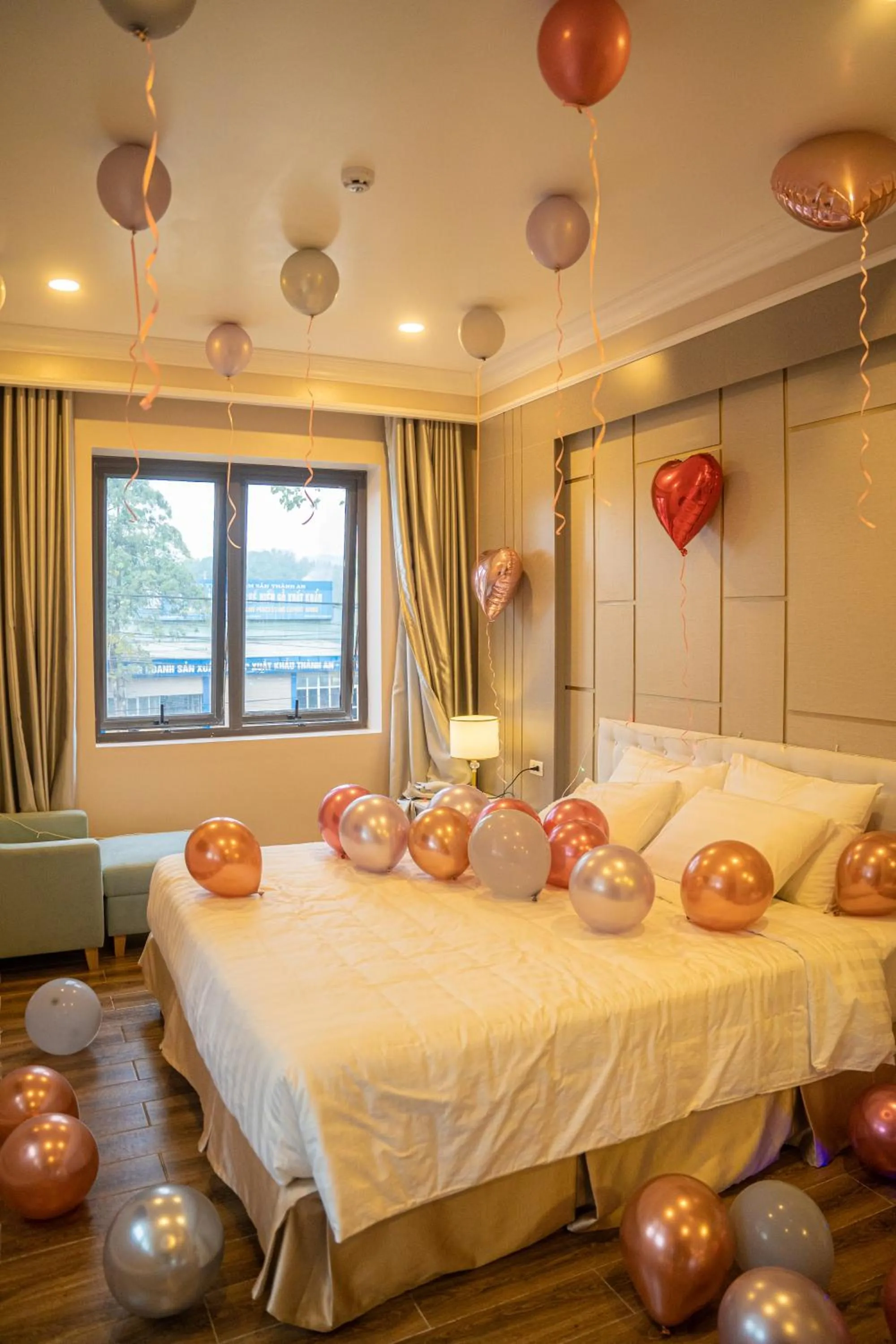 TRA LINH HOTEL & RESTAURANTs