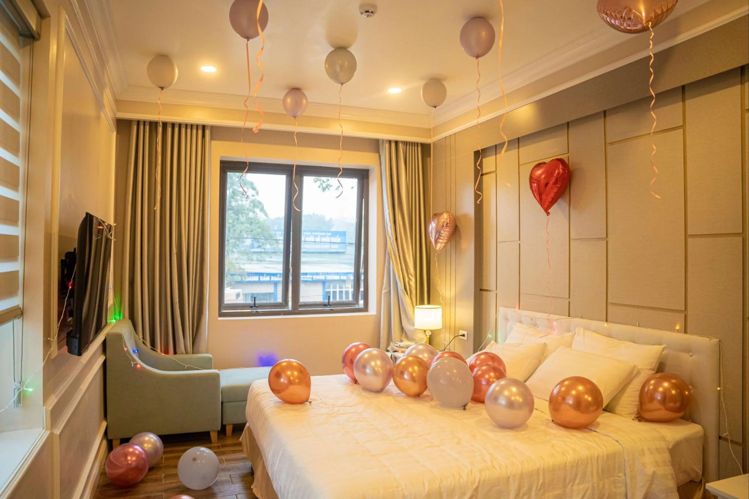 TRA LINH HOTEL & RESTAURANTs