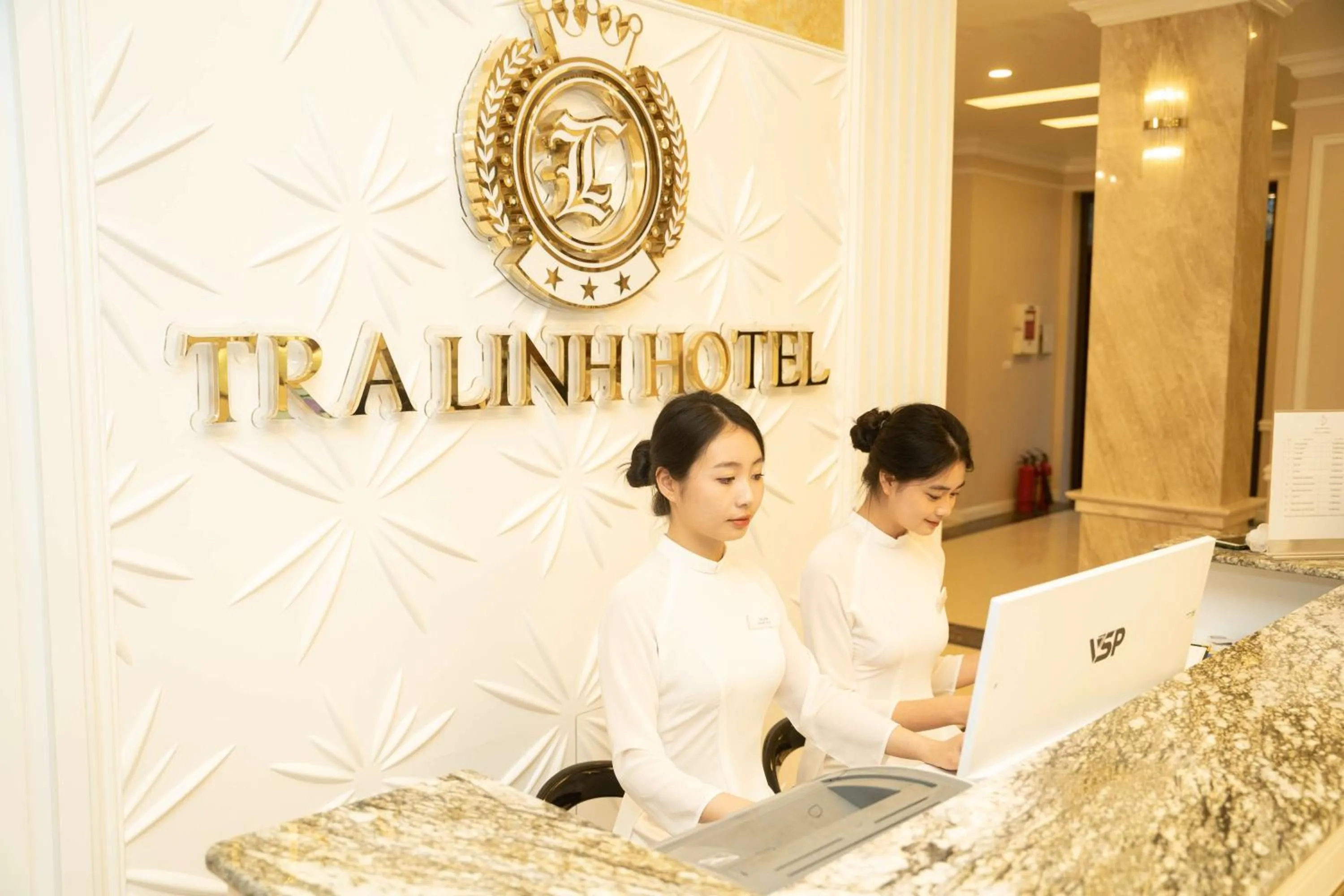 Lobby or reception in TRA LINH HOTEL & RESTAURANTs