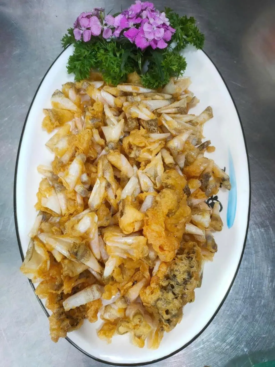 TRA LINH HOTEL & RESTAURANTs