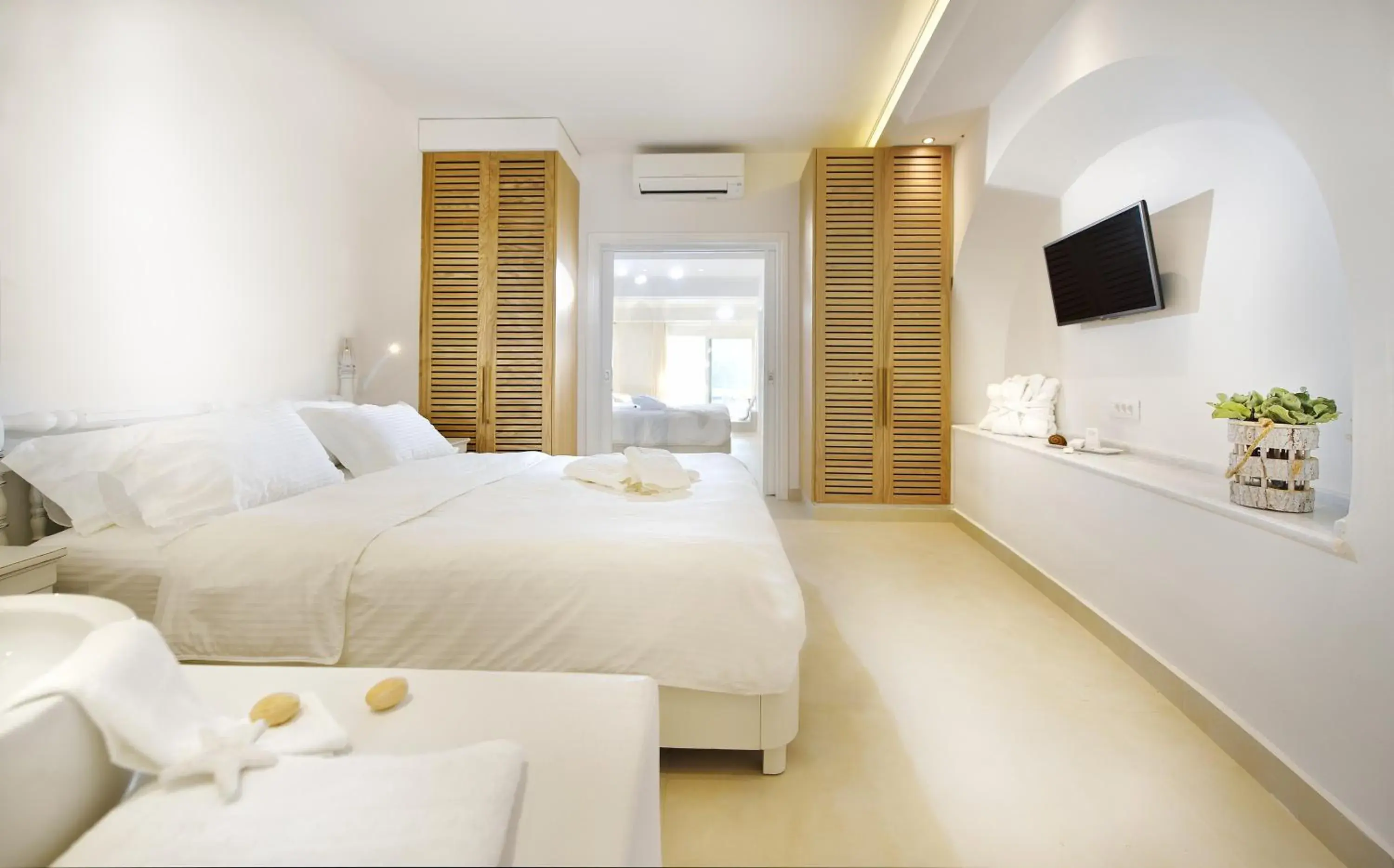 Myconian Grand Suite Sea View with Outdoor Sharing Pool in Nissaki Boutique Hotel Myconian Grand Suite Sea View with Outdoor Sharing Pool in Nissaki Boutique Hotel