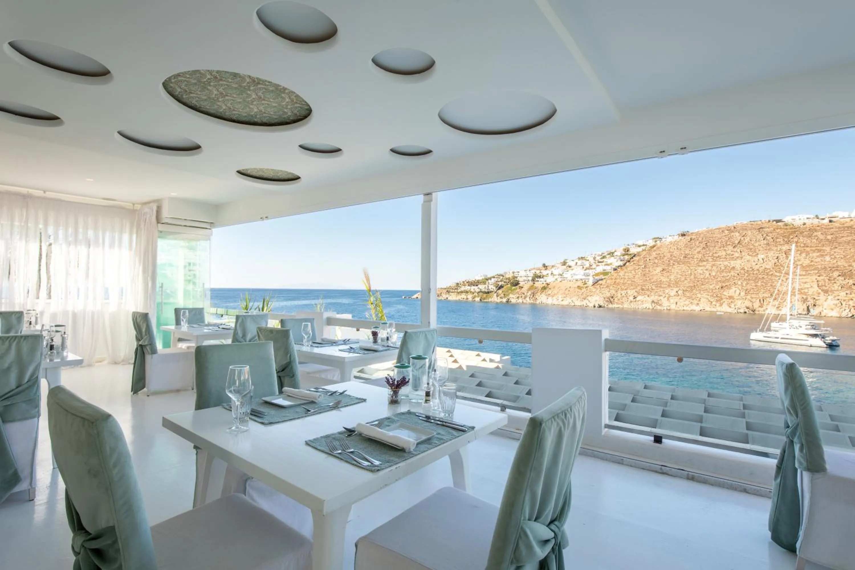 Restaurant/places to eat in Nissaki Boutique Hotel