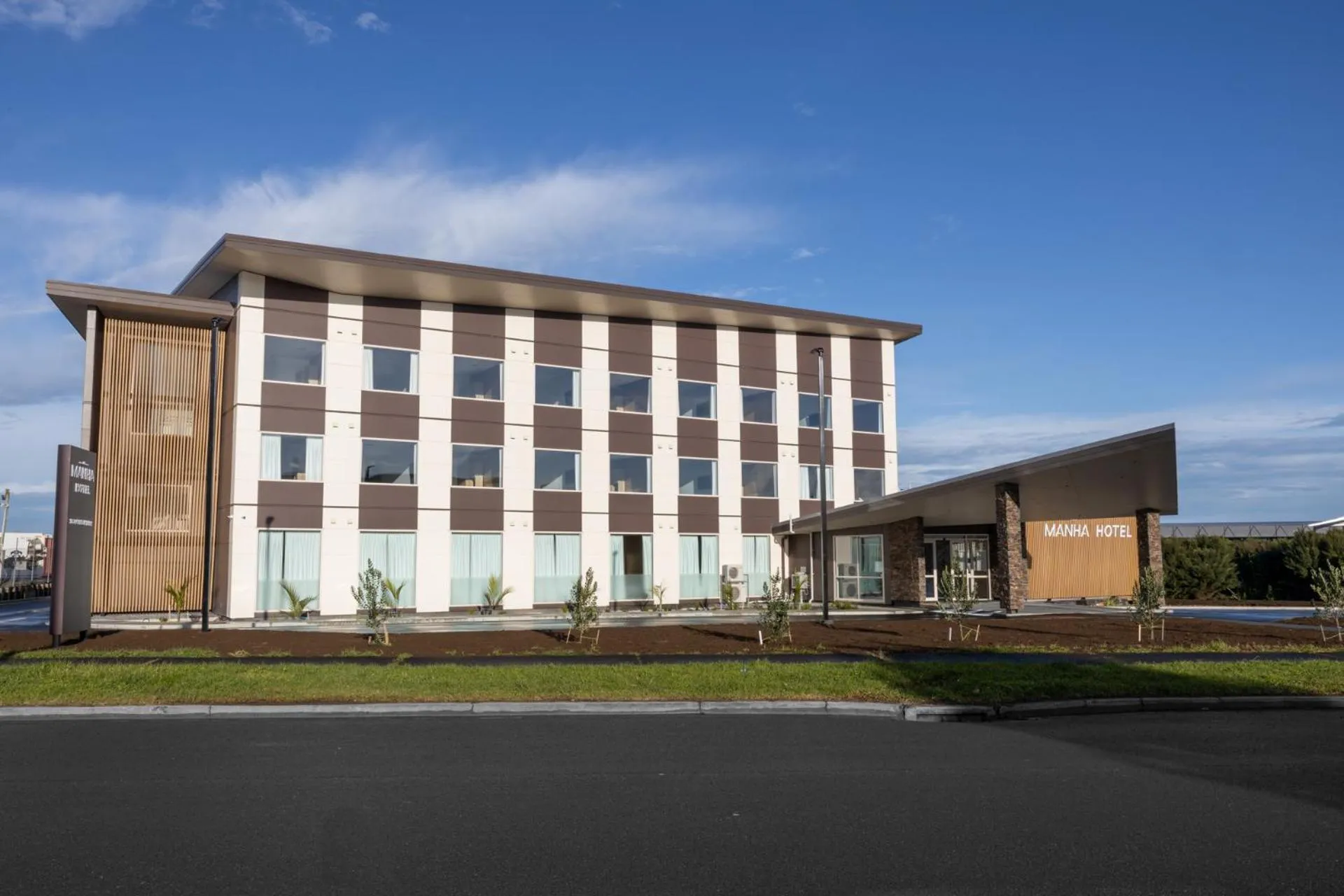 Property building in Manha Hotel Auckland Airport