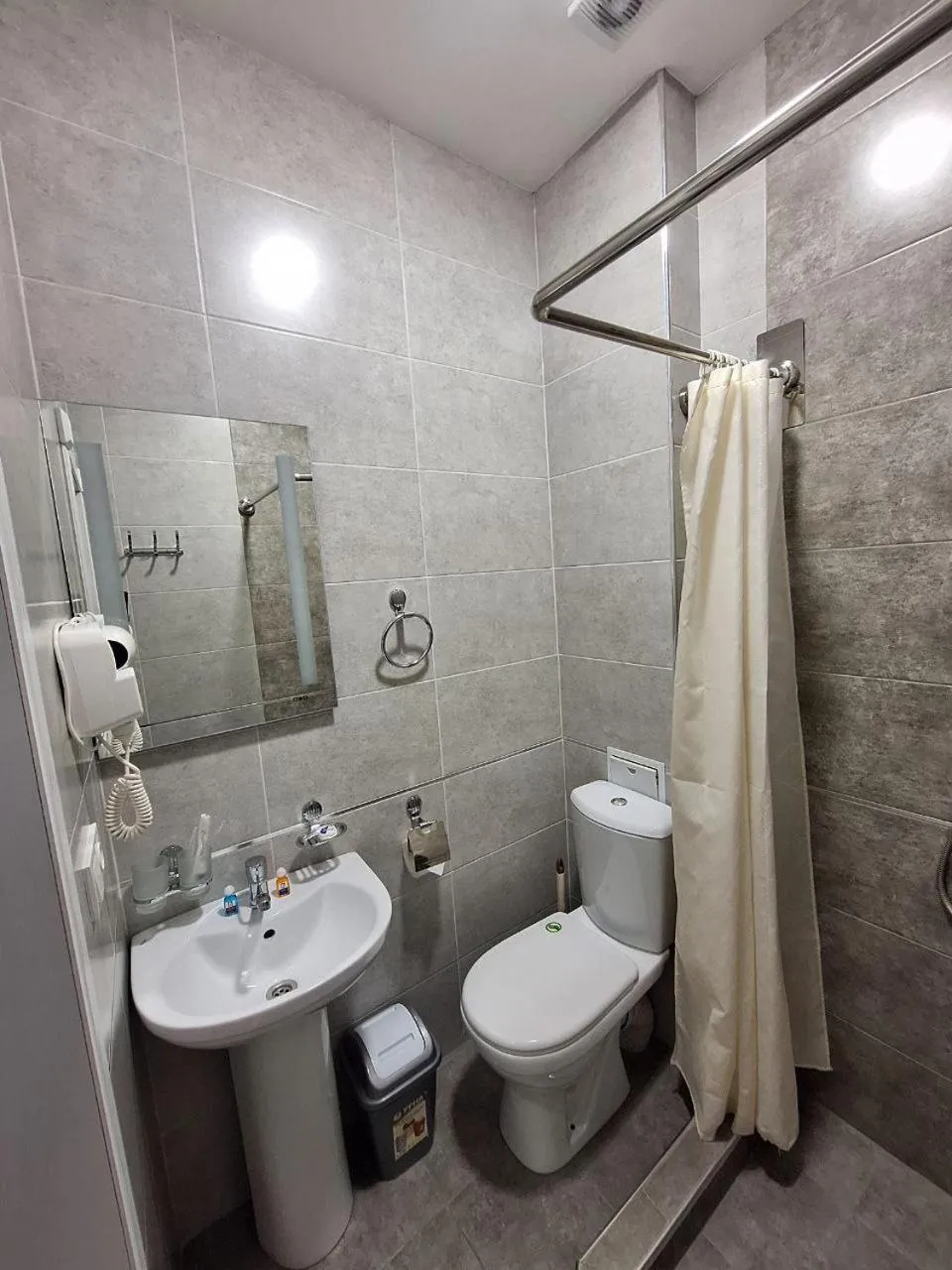 Shower in OLD STATION HOTEL