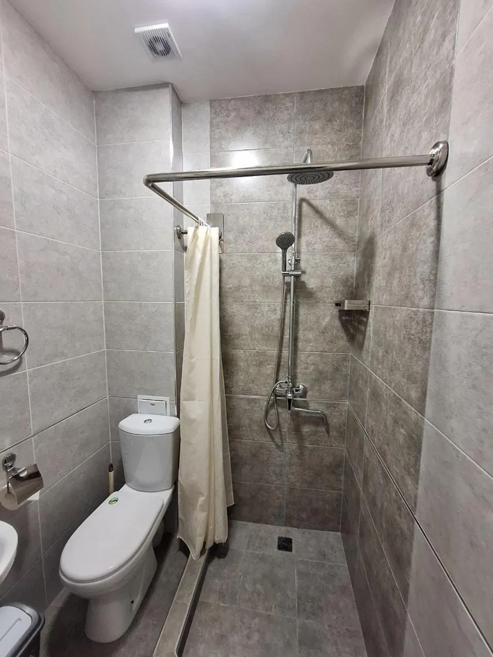 Shower in OLD STATION HOTEL