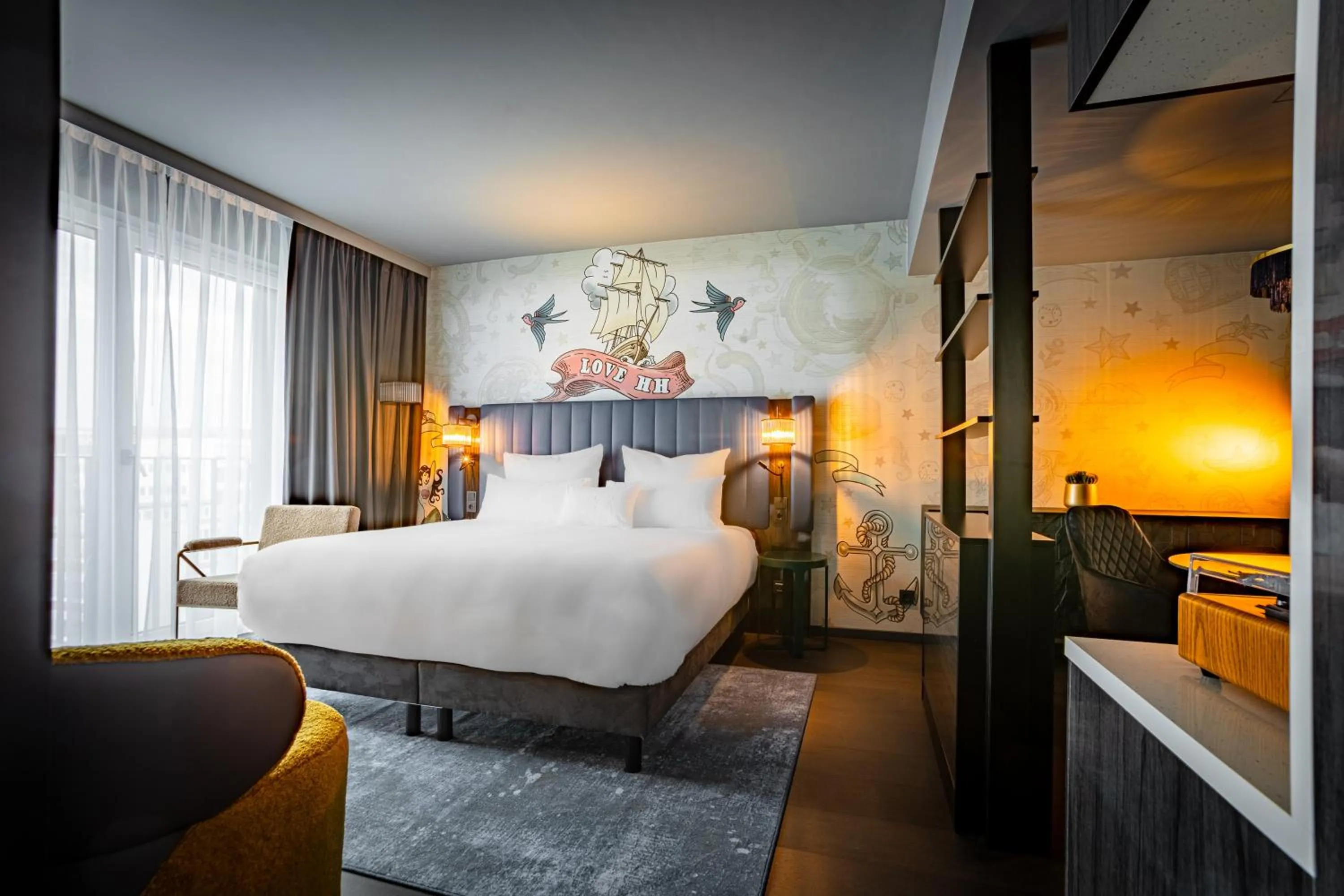 Photo of the whole room, Bed in NYX Hotel Hamburg by Leonardo Hotels