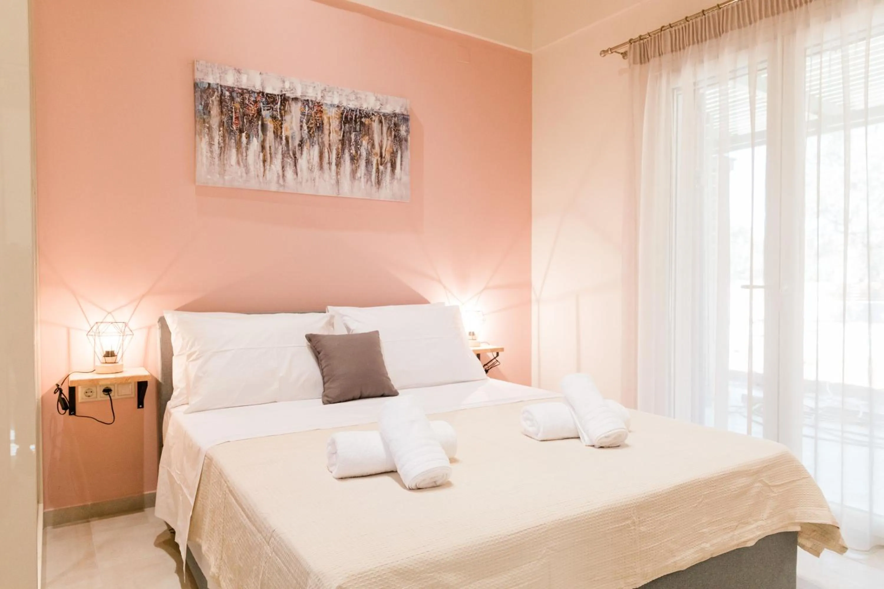 Bedroom, Bed in Seadrop Suites