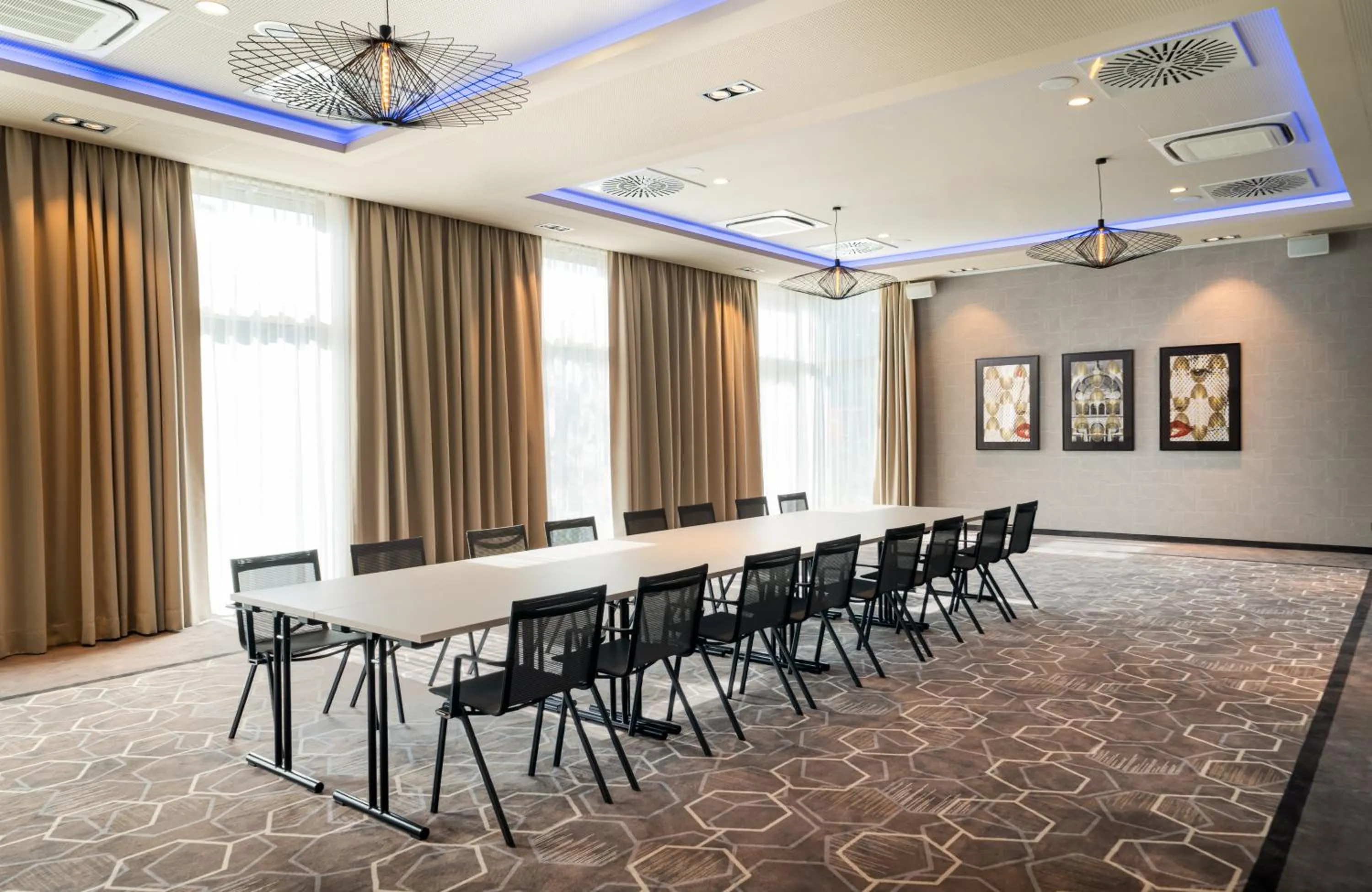 Meeting/conference room in Leonardo Royal Hotel Cologne Bonn Airport