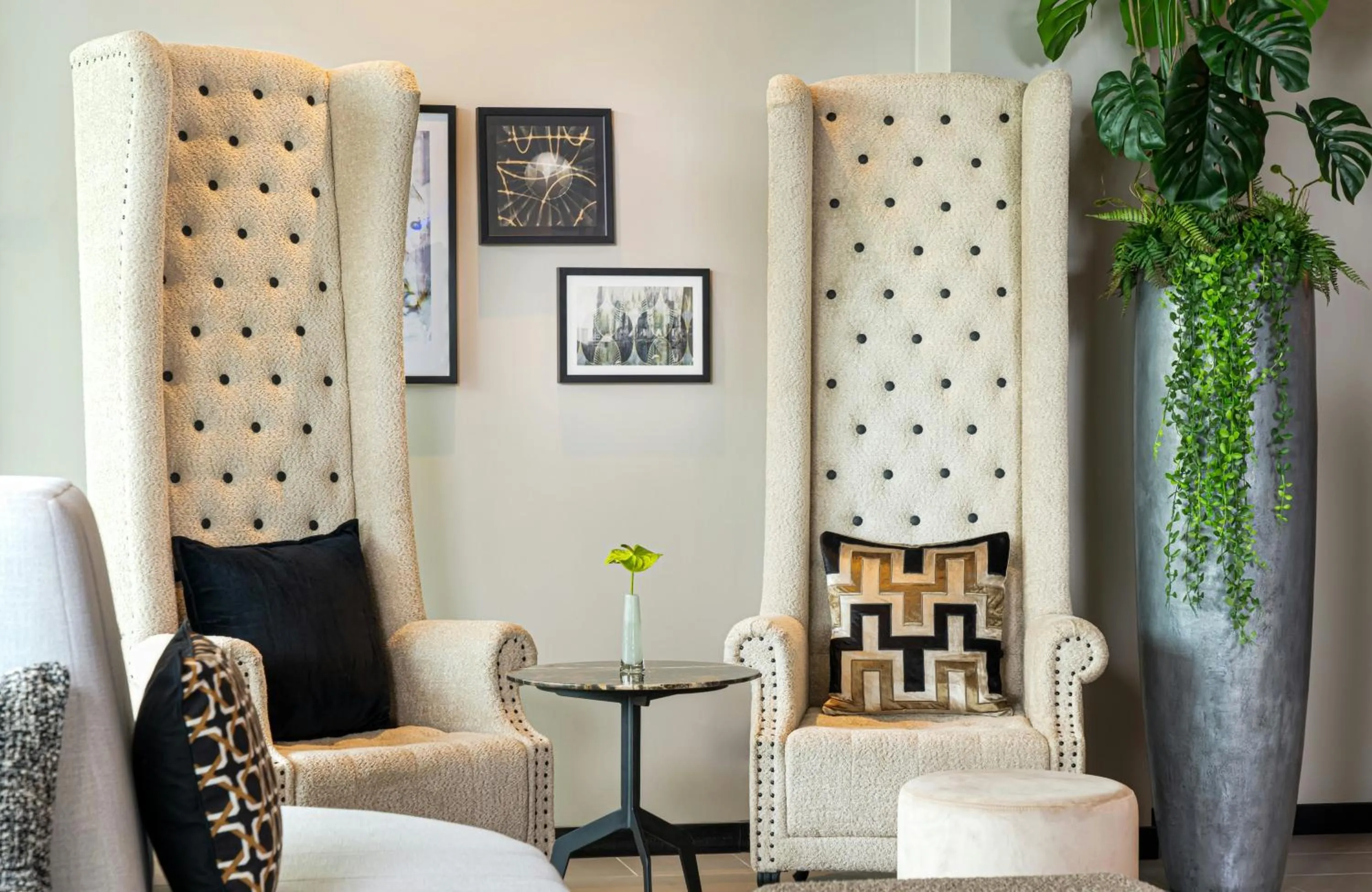 Lobby or reception in Leonardo Royal Hotel Cologne Bonn Airport