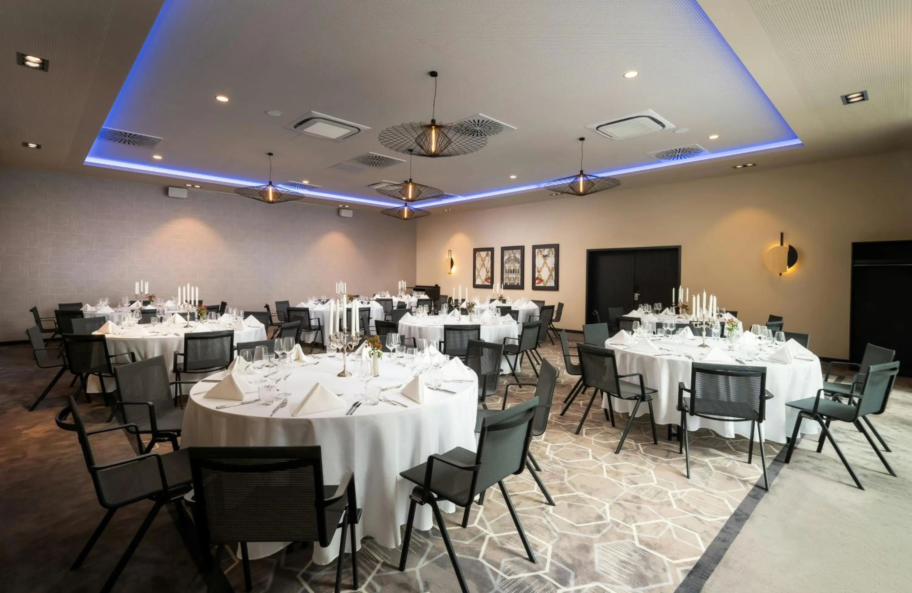 Meeting/conference room in Leonardo Royal Hotel Cologne Bonn Airport