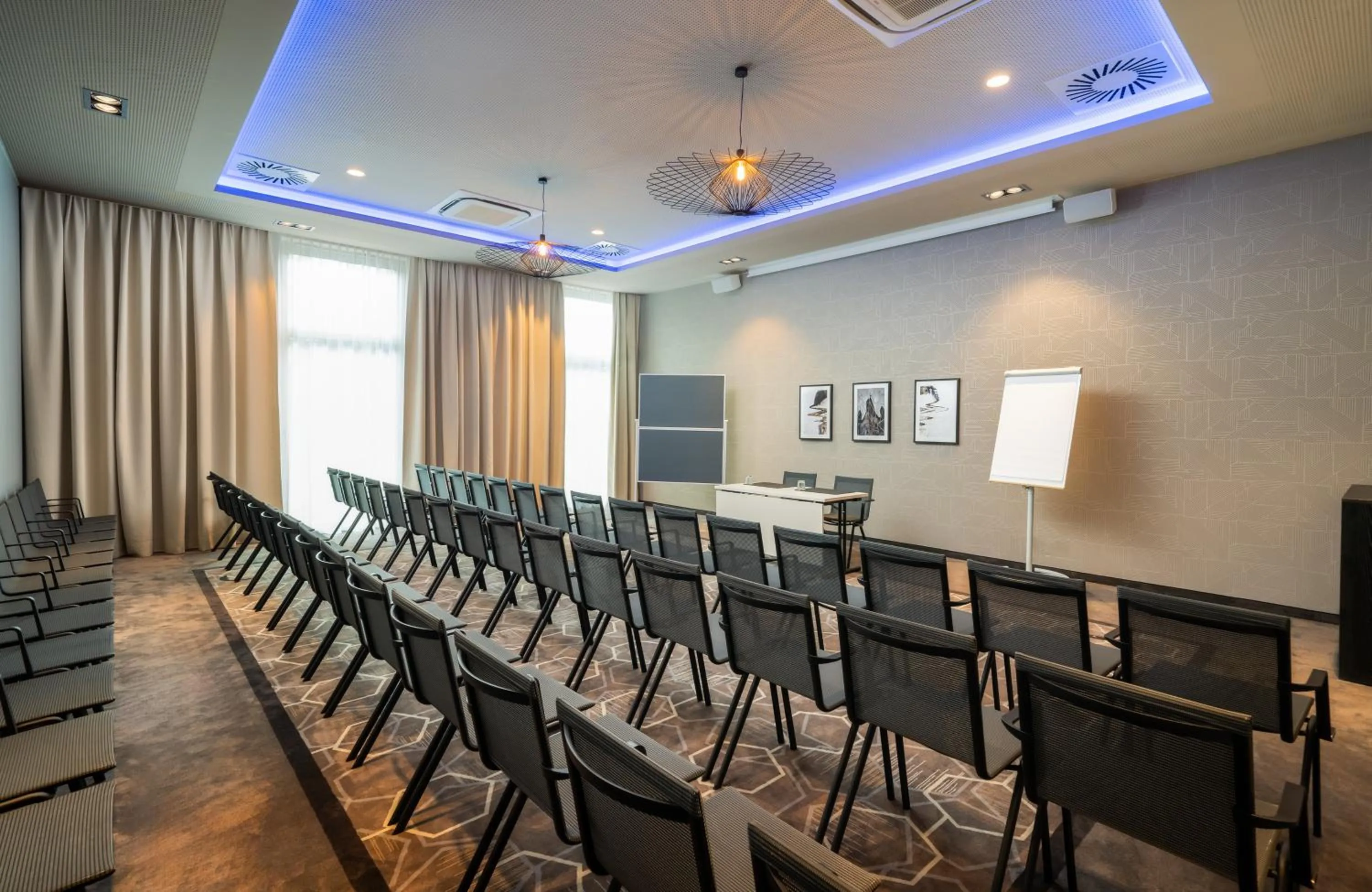 Meeting/conference room in Leonardo Royal Hotel Cologne Bonn Airport