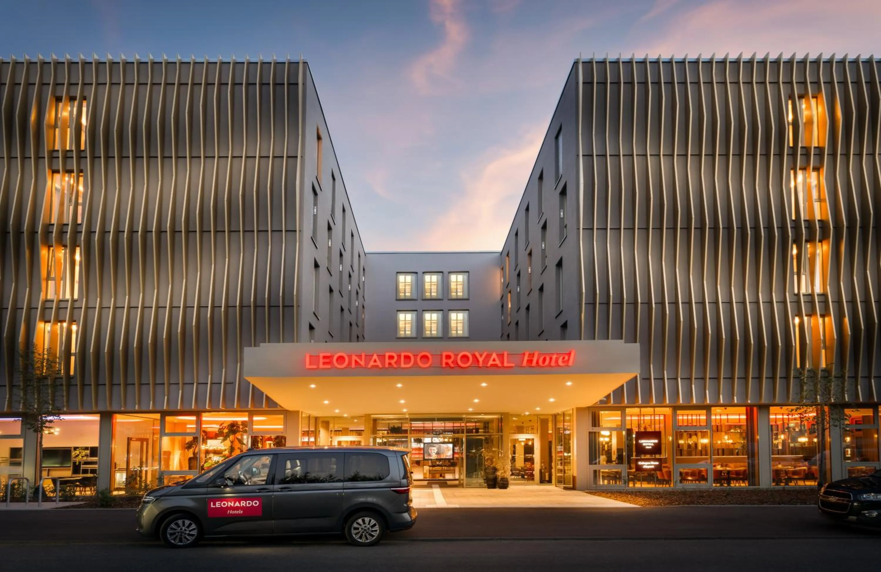 Facade/entrance in Leonardo Royal Hotel Cologne Bonn Airport