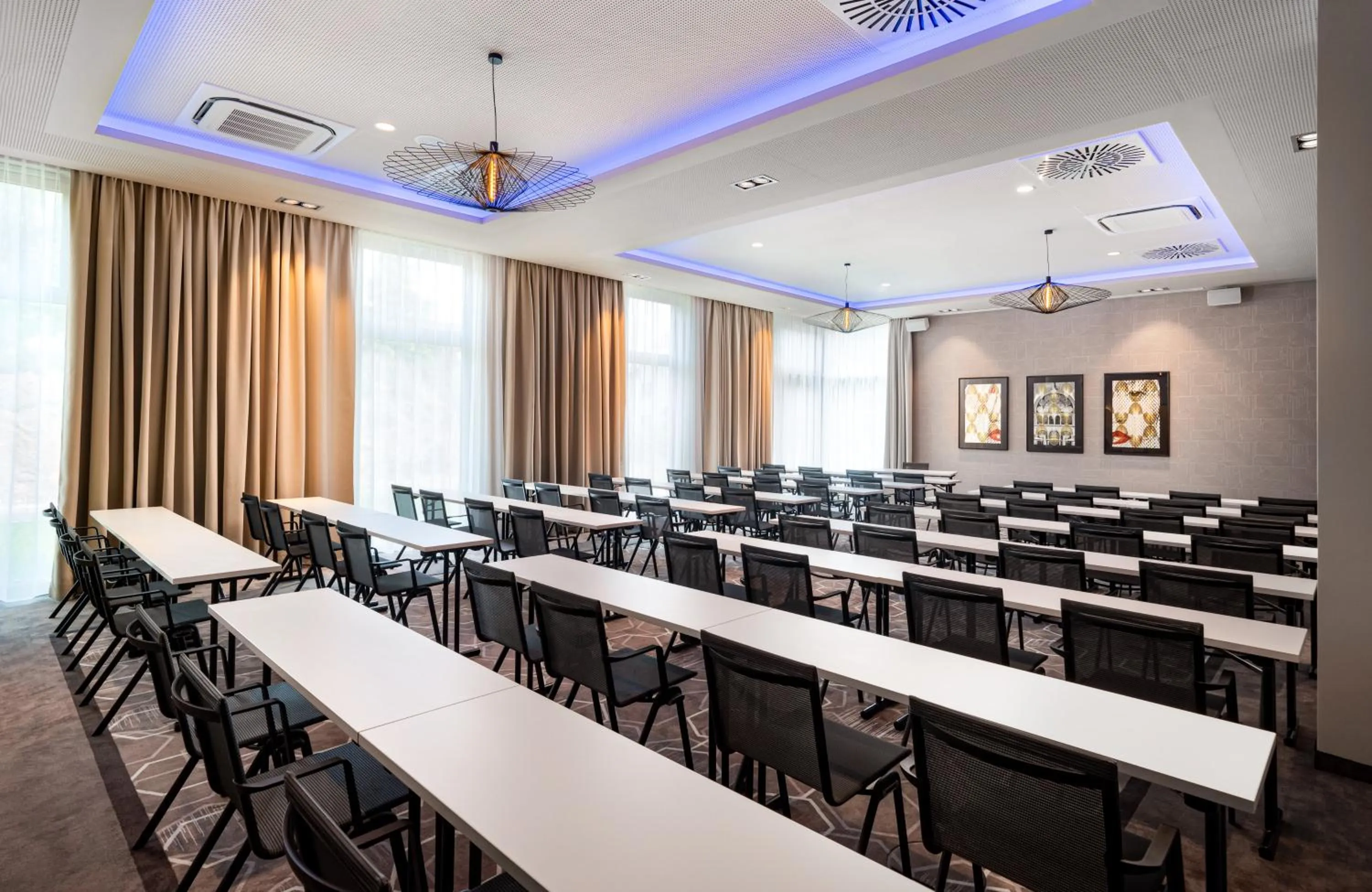Meeting/conference room in Leonardo Royal Hotel Cologne Bonn Airport