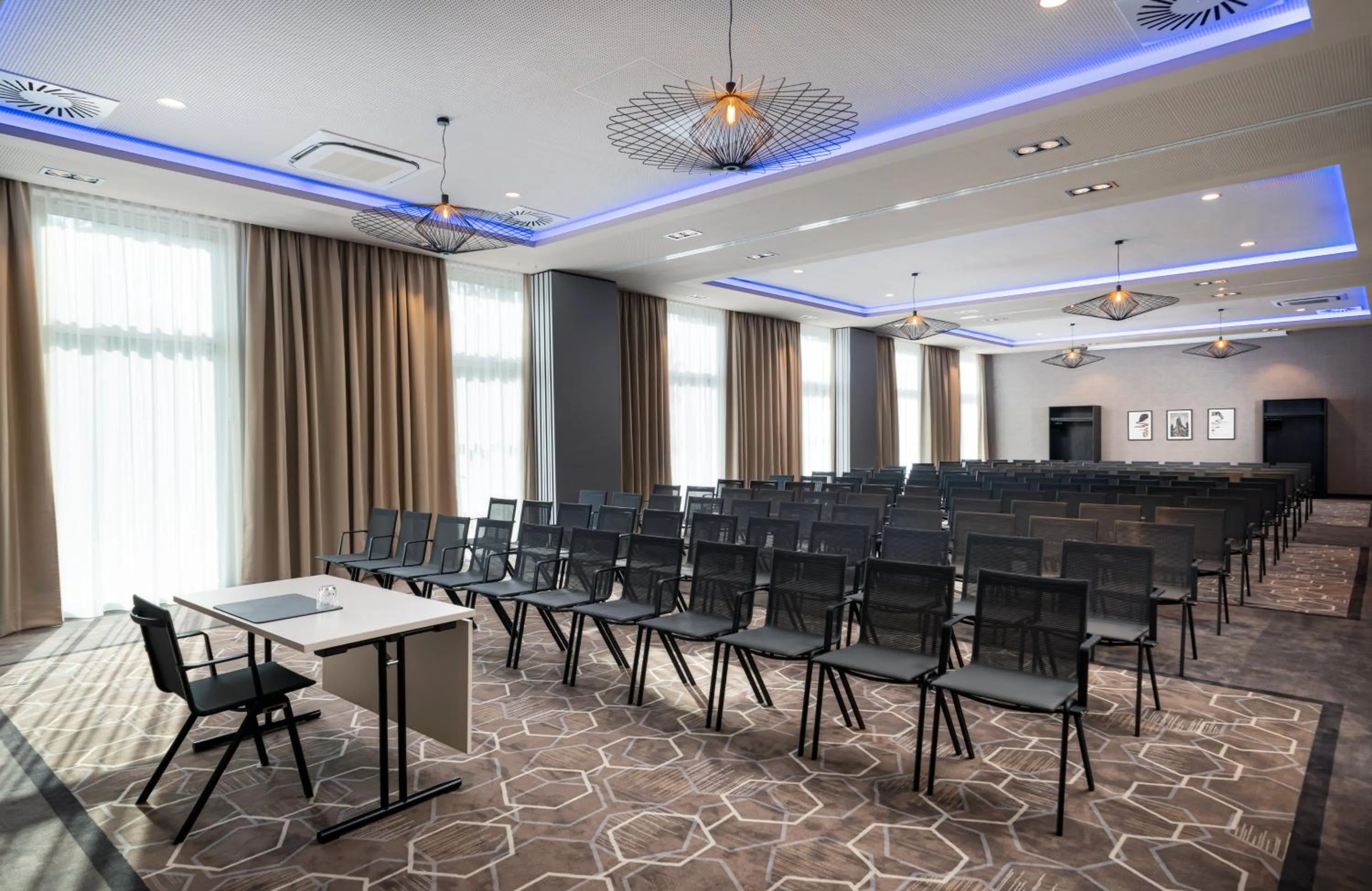 Meeting/conference room in Leonardo Royal Hotel Cologne Bonn Airport