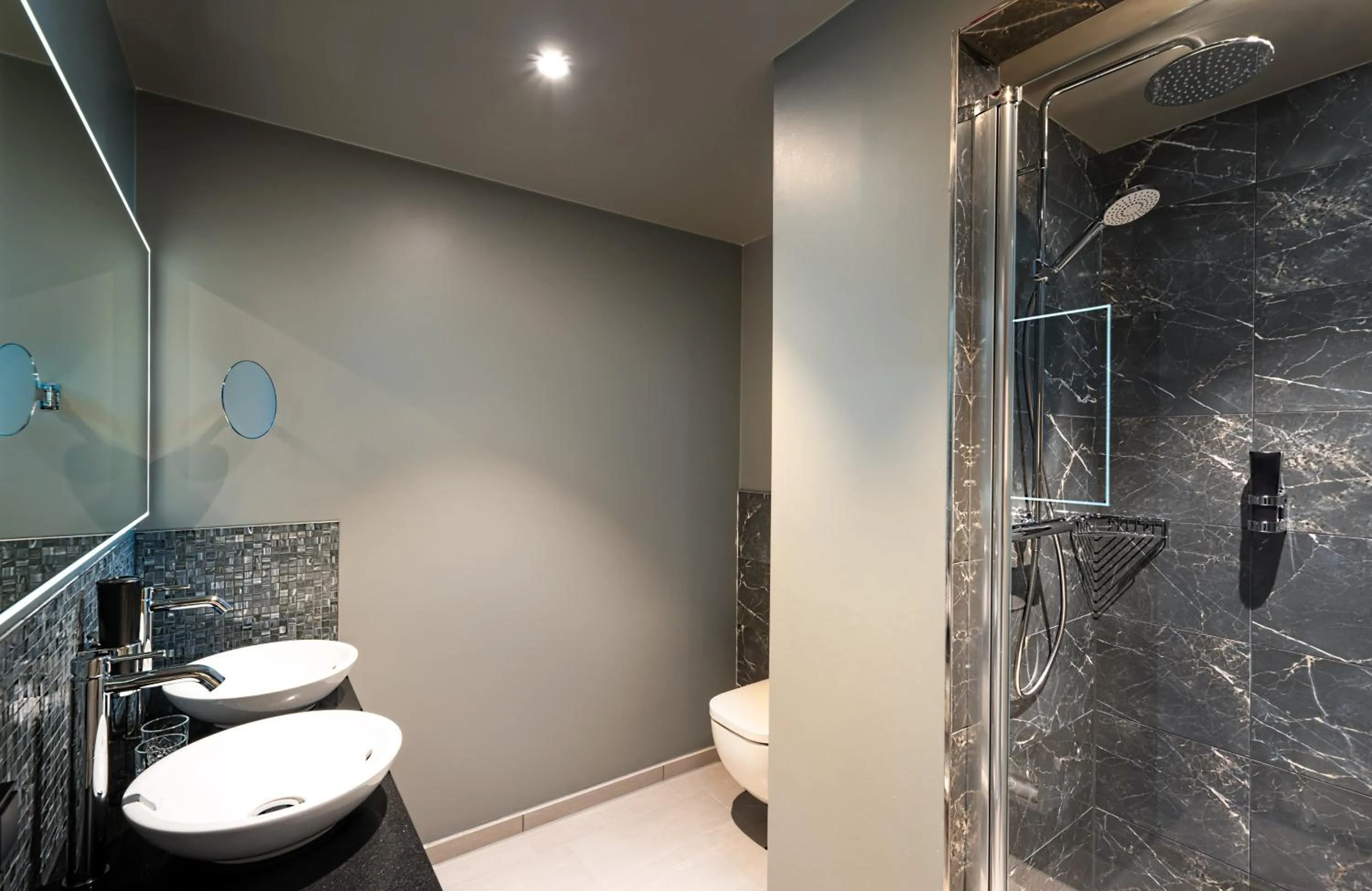 Bathroom in Leonardo Royal Hotel Cologne Bonn Airport