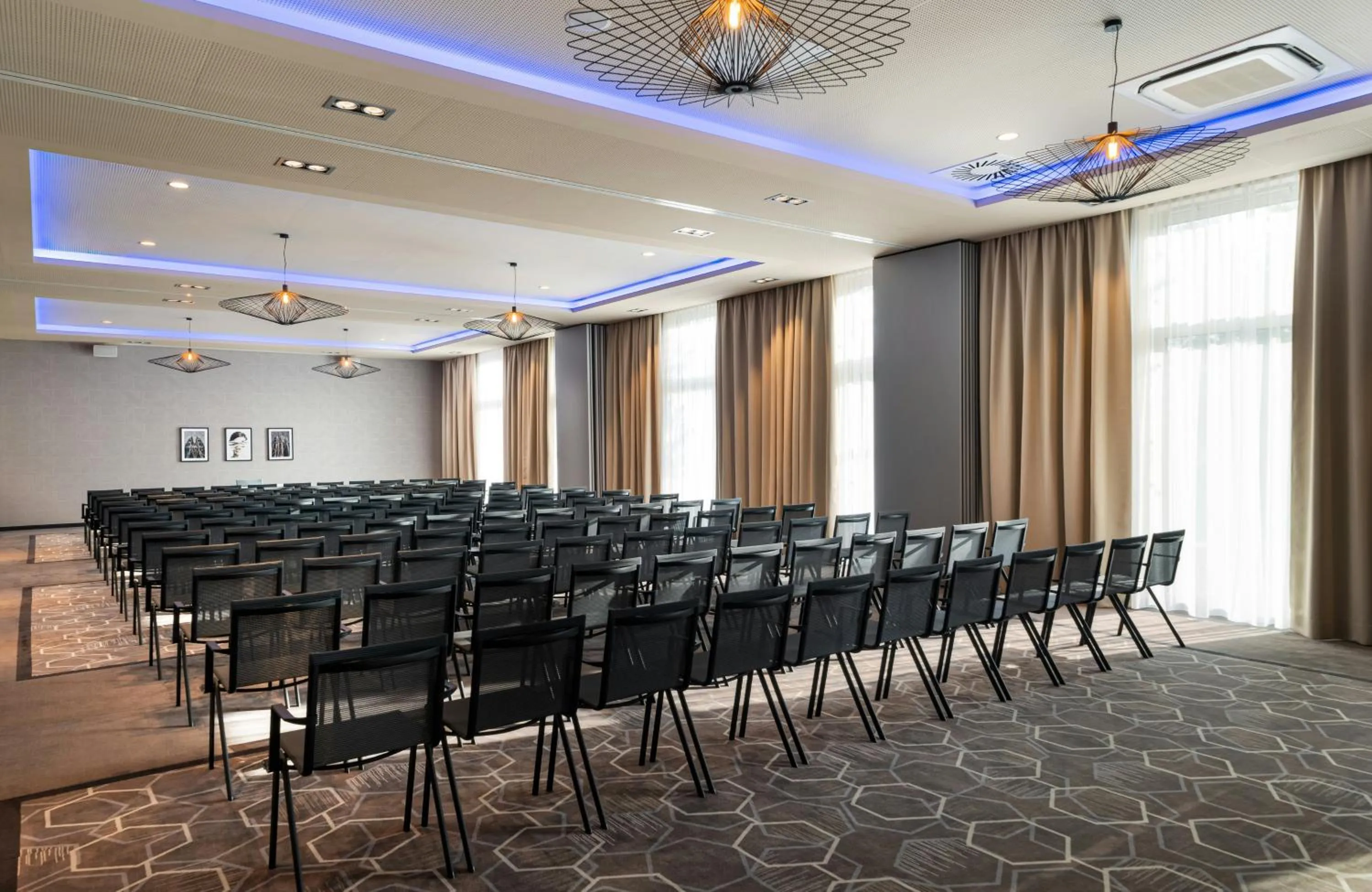 Meeting/conference room in Leonardo Royal Hotel Cologne Bonn Airport
