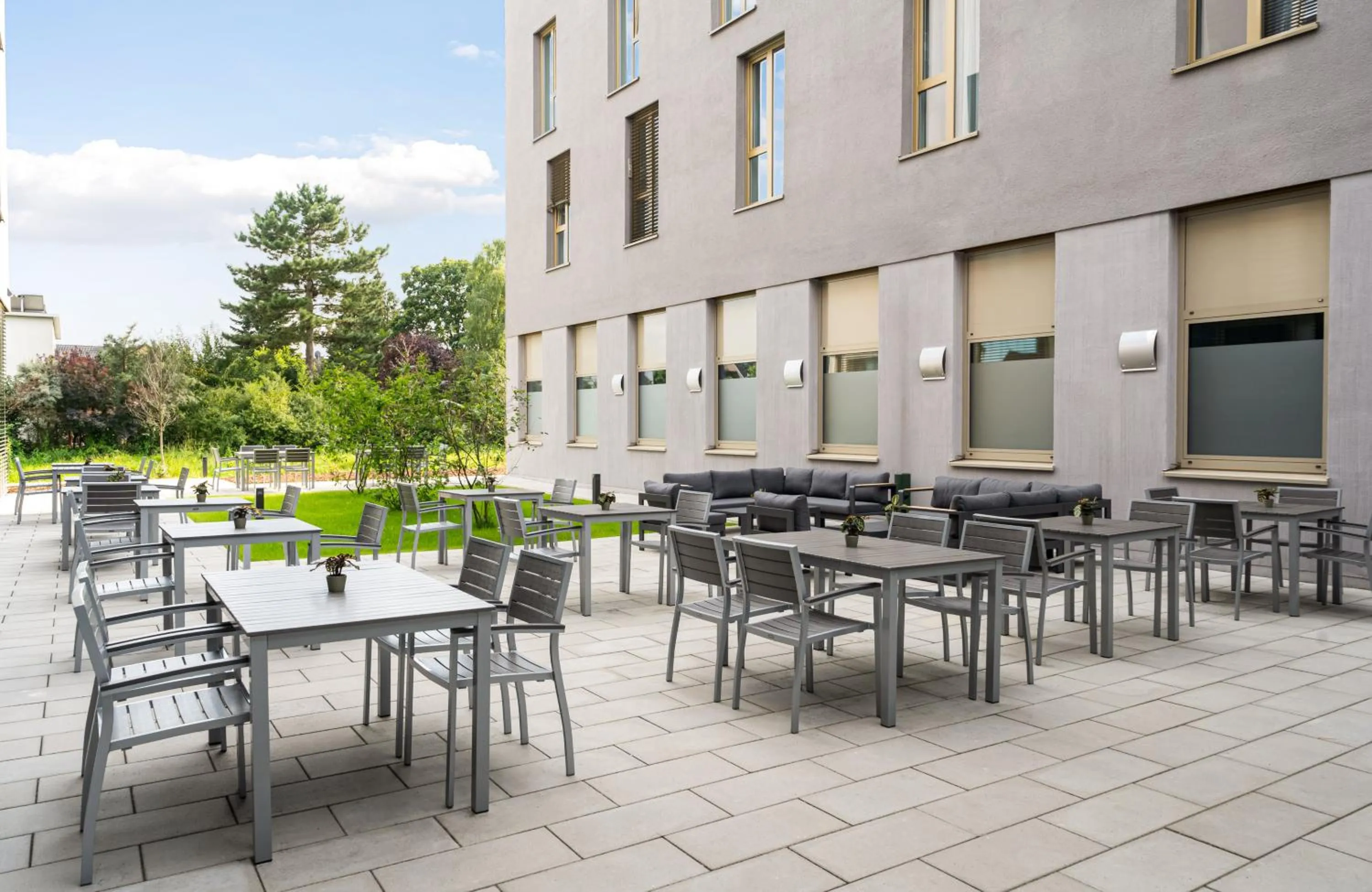Balcony/Terrace in Leonardo Royal Hotel Cologne Bonn Airport