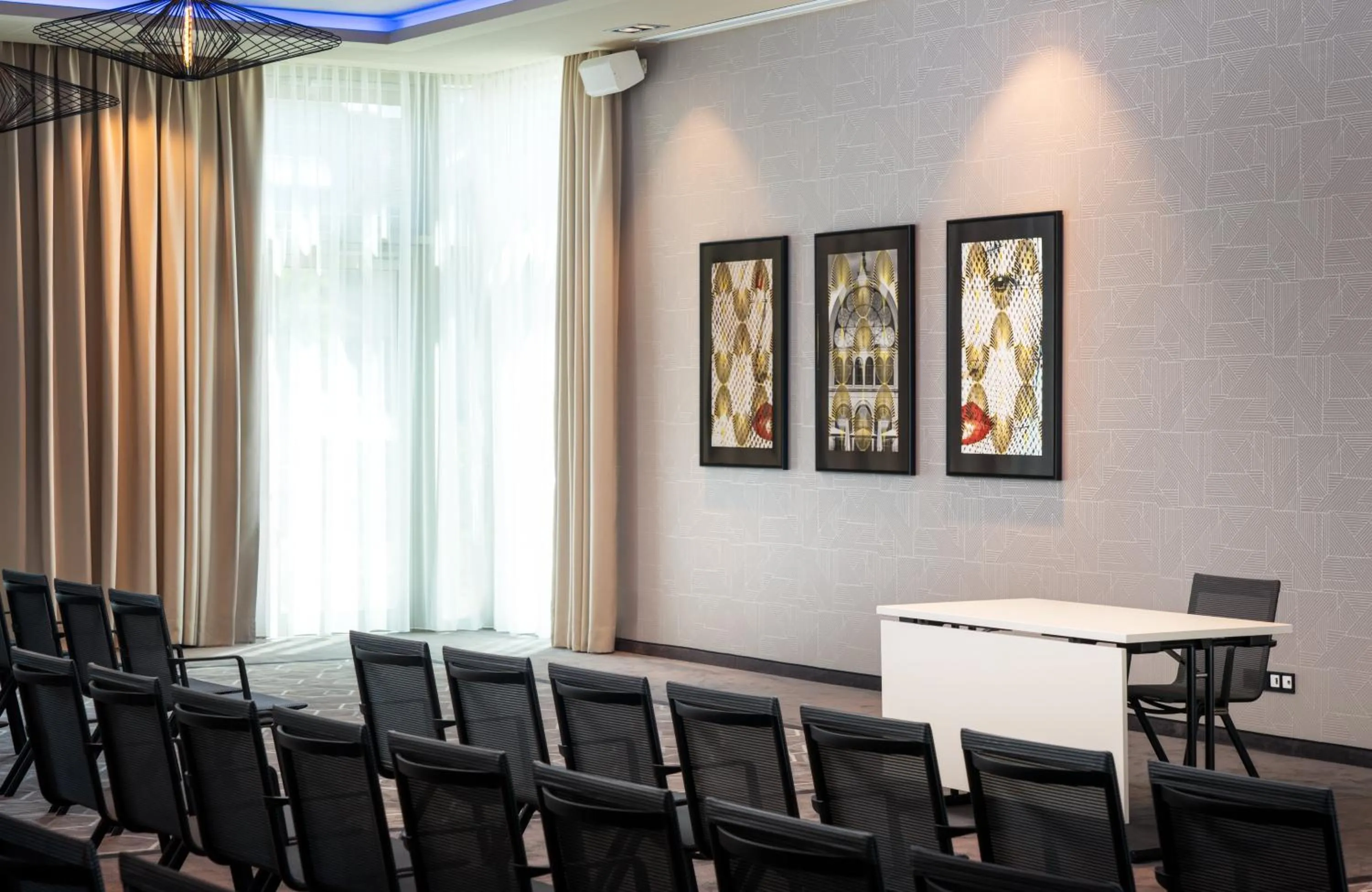 Meeting/conference room in Leonardo Royal Hotel Cologne Bonn Airport