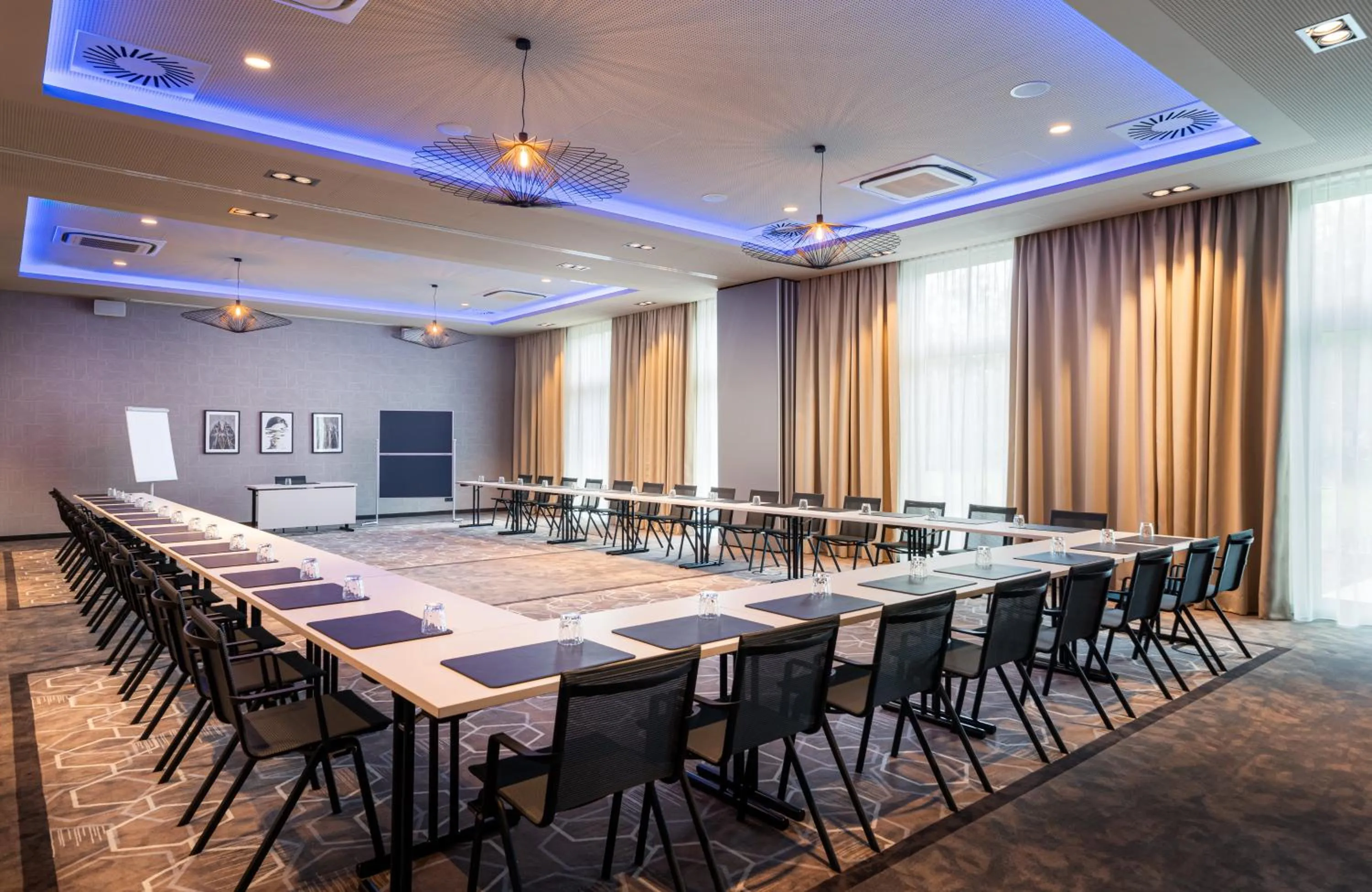 Meeting/conference room in Leonardo Royal Hotel Cologne Bonn Airport