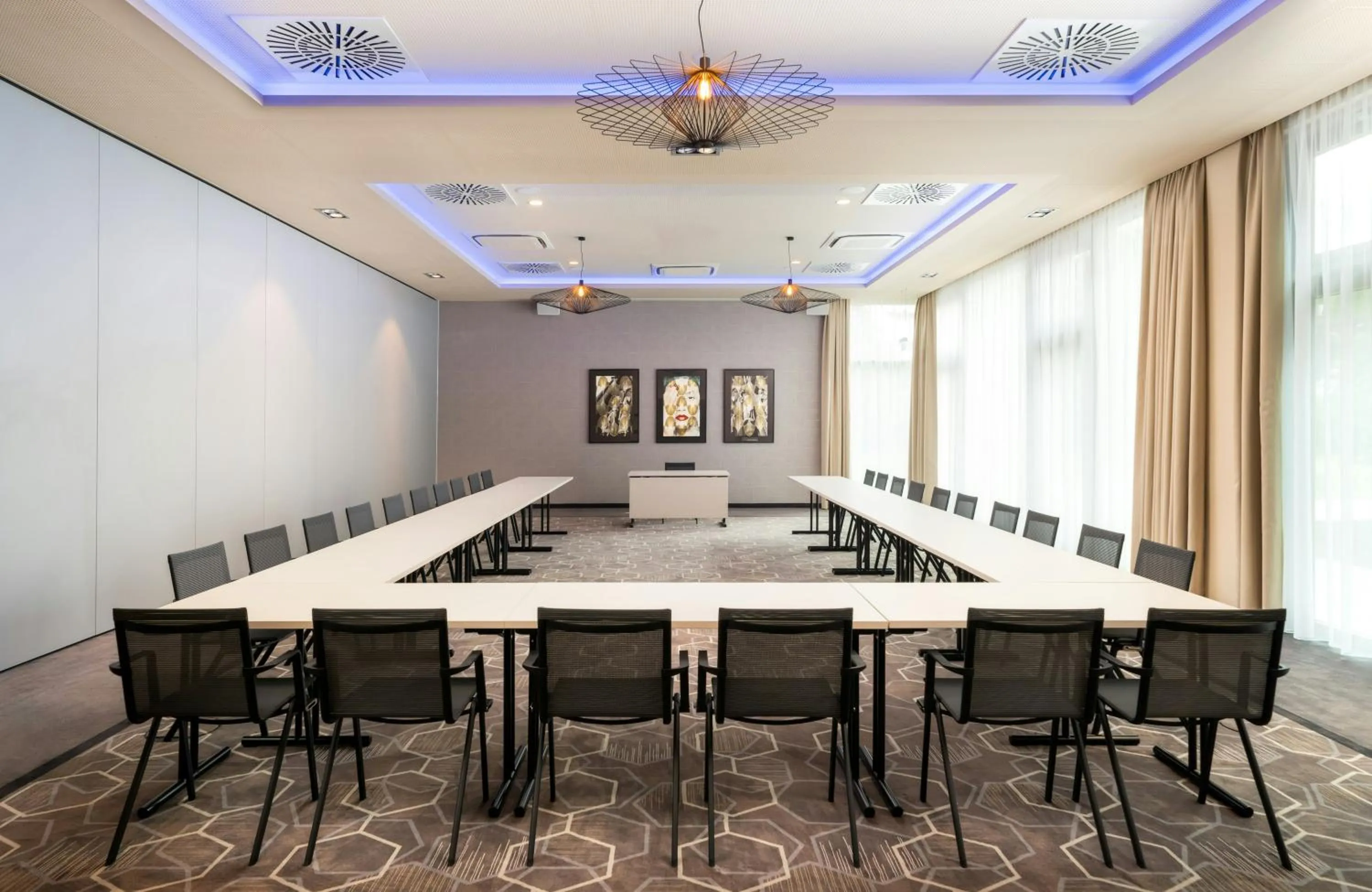 Meeting/conference room in Leonardo Royal Hotel Cologne Bonn Airport